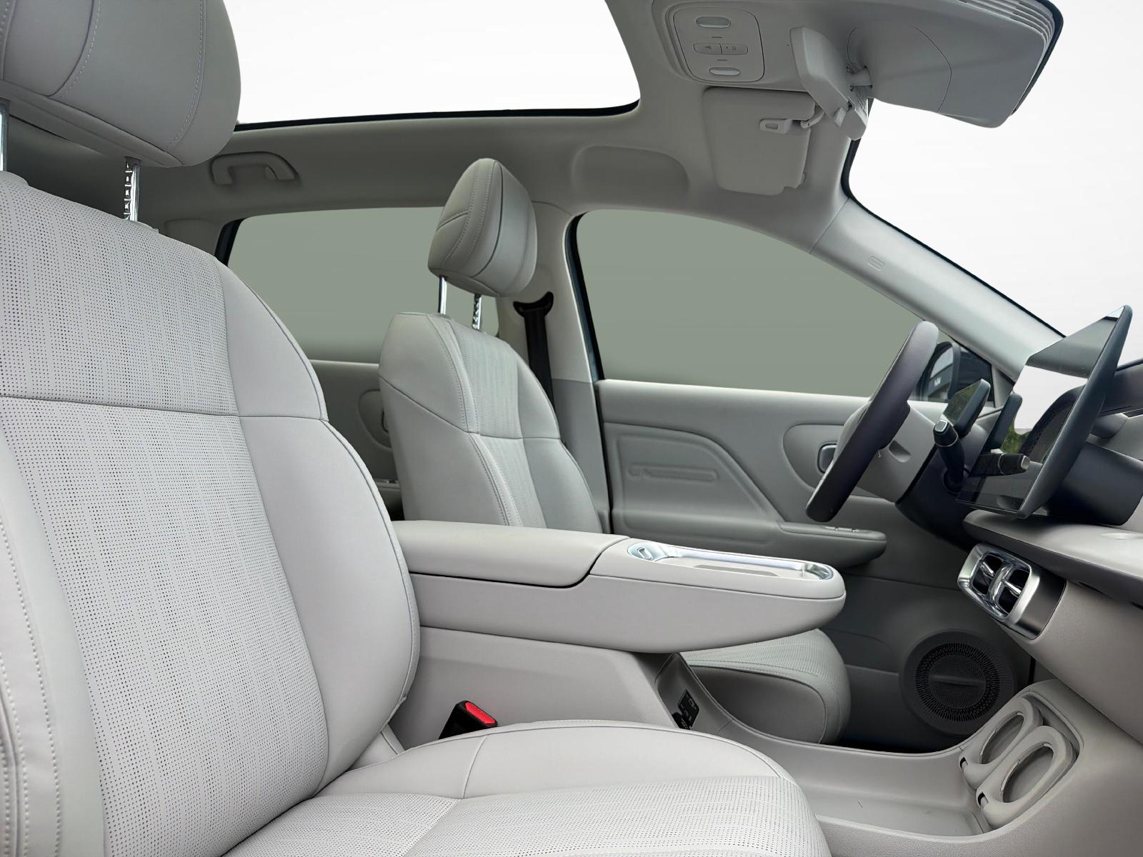 LEAPMOTOR B10 1.5 Hybrid EV-image-1