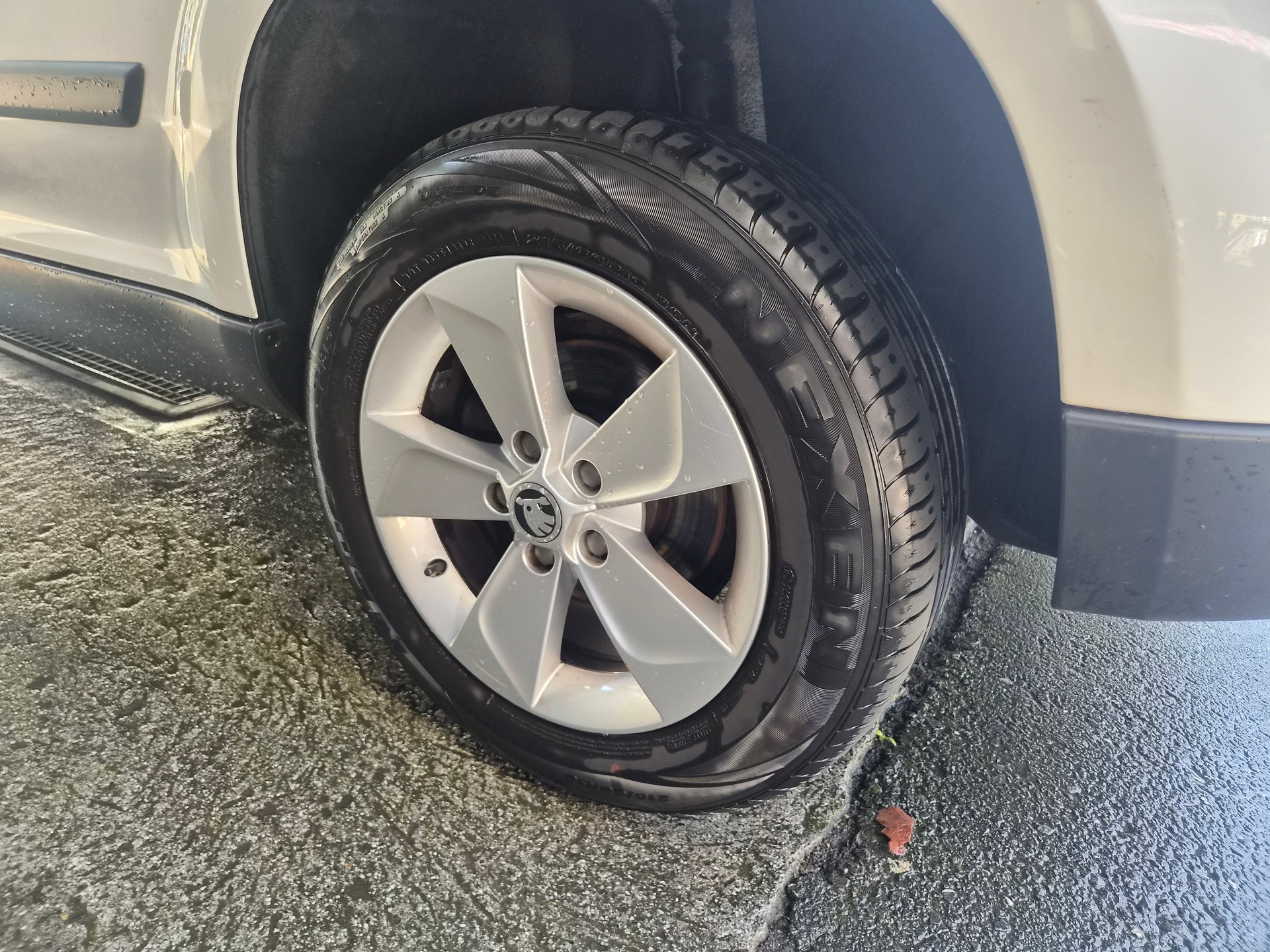 SKODA Yeti 1.8 TSI Active Outdoor 4x4-image-9