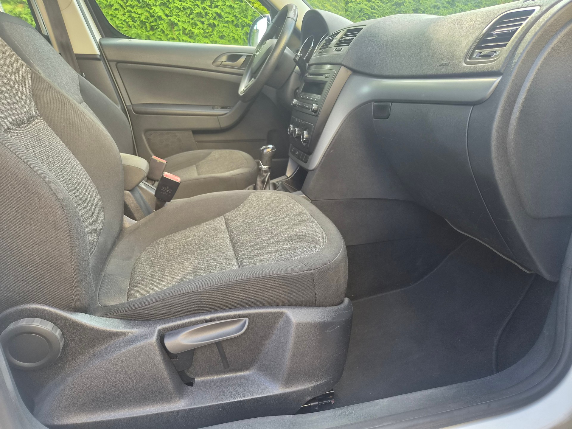 SKODA Yeti 1.8 TSI Active Outdoor 4x4-image-12