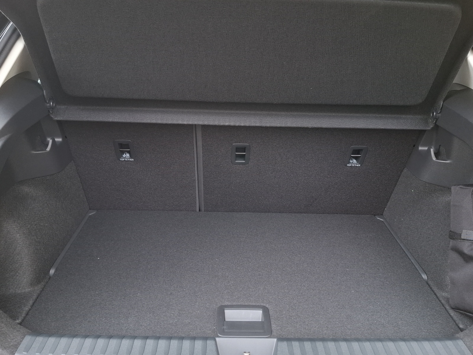 VW ID.Polo 52 kWh Life Edition One-image-12