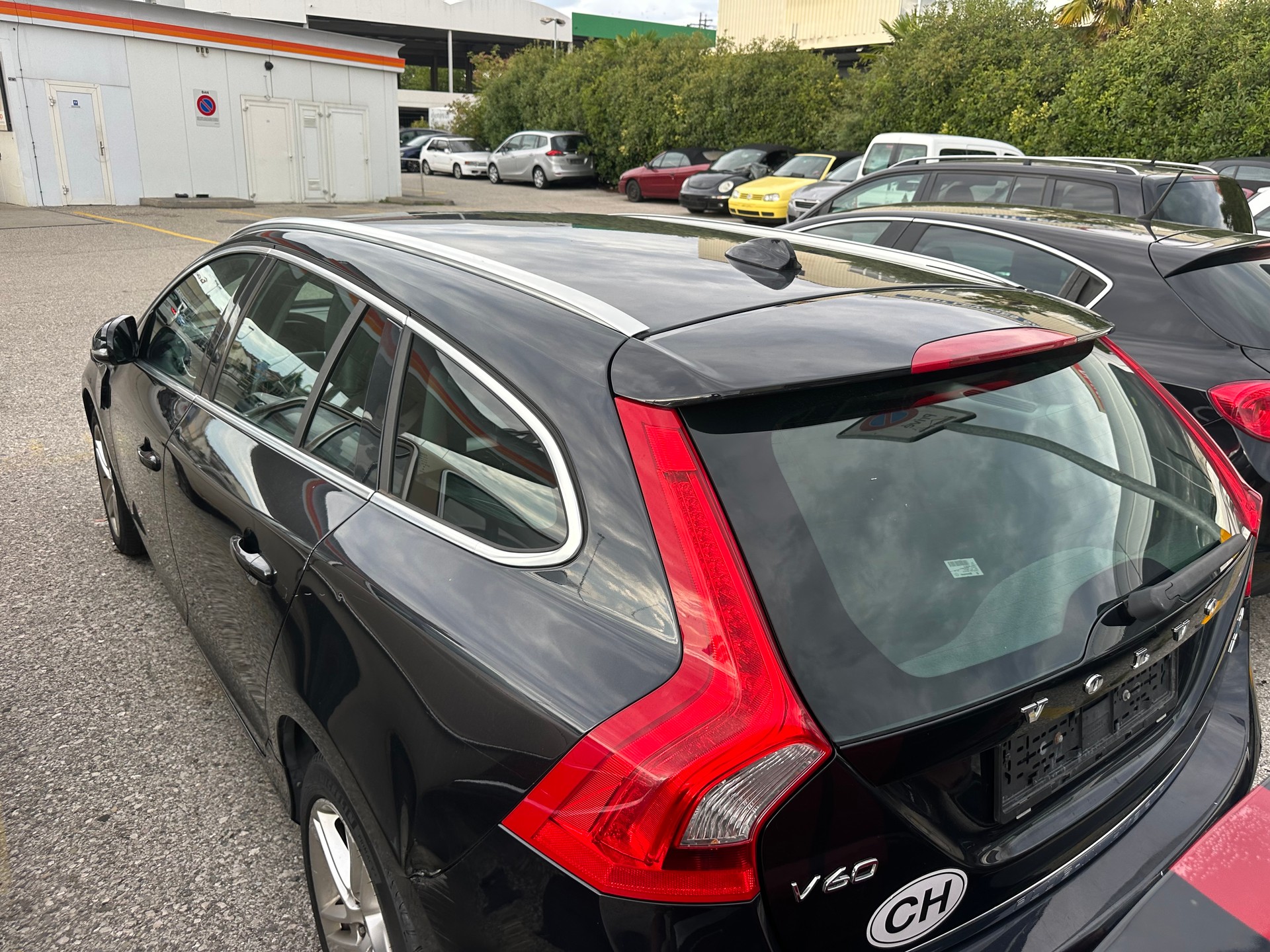 VOLVO V60 D6 AWD Plug-in Hybrid Momentum Geartronic-image-5