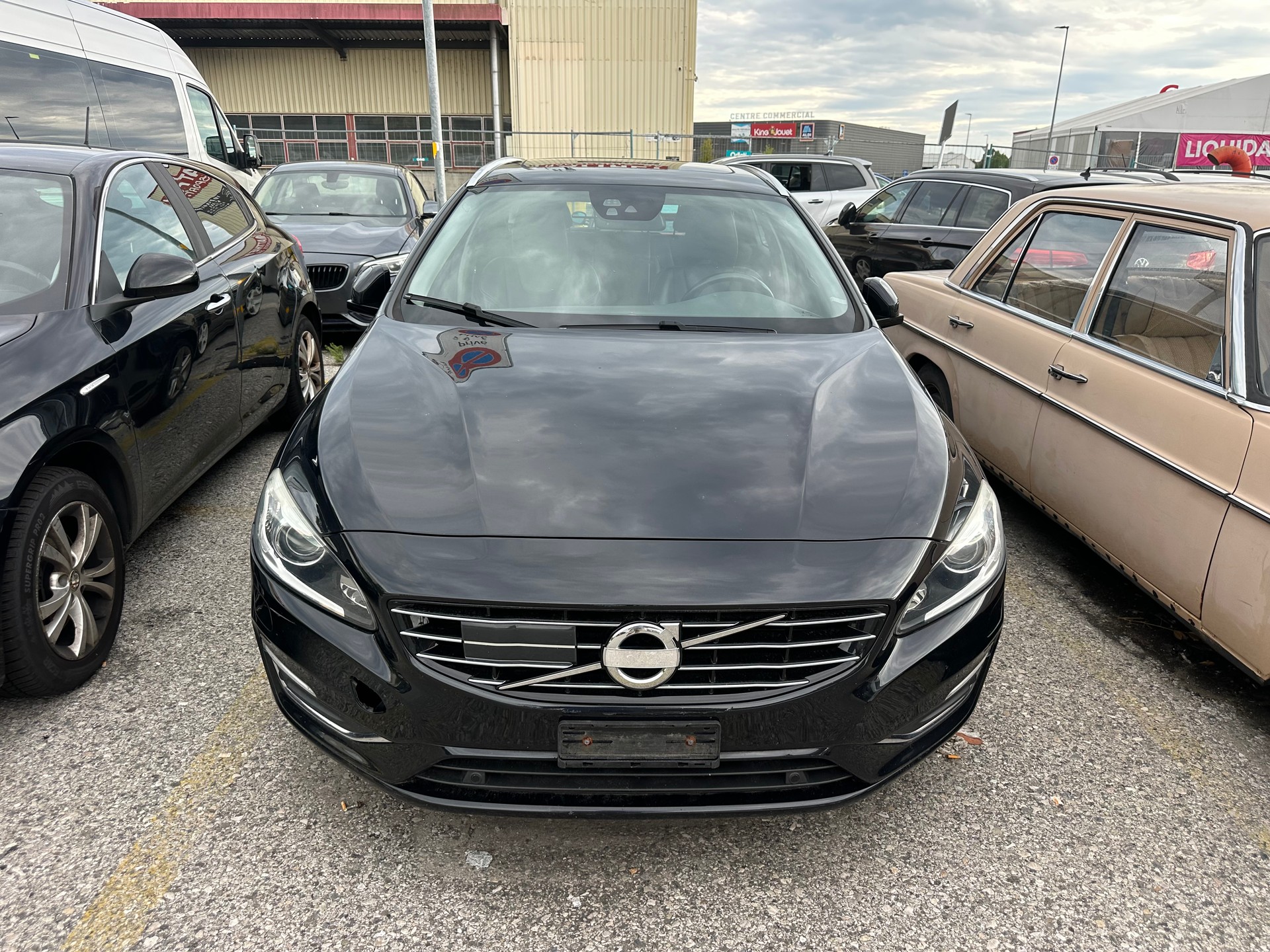 VOLVO V60 D6 AWD Plug-in Hybrid Momentum Geartronic