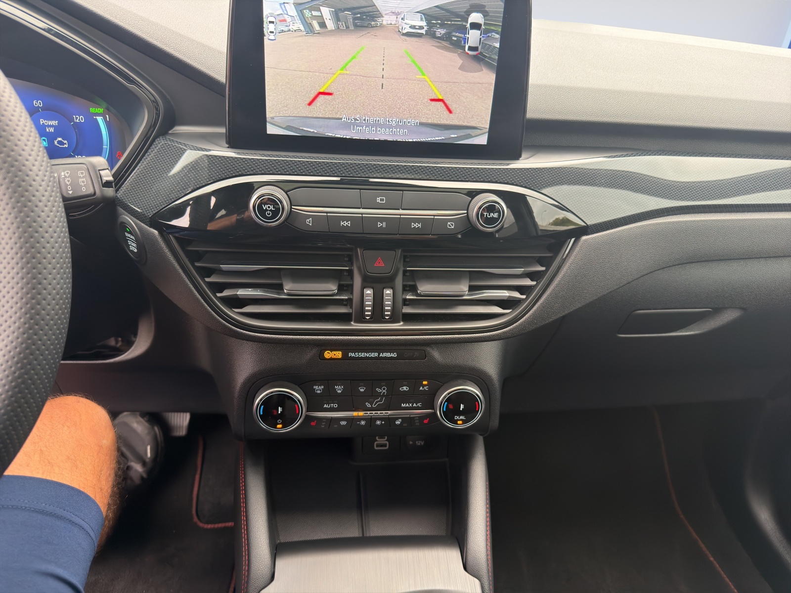 FORD Kuga 2.5 Plug-in Hybrid ST-Line X-image-13