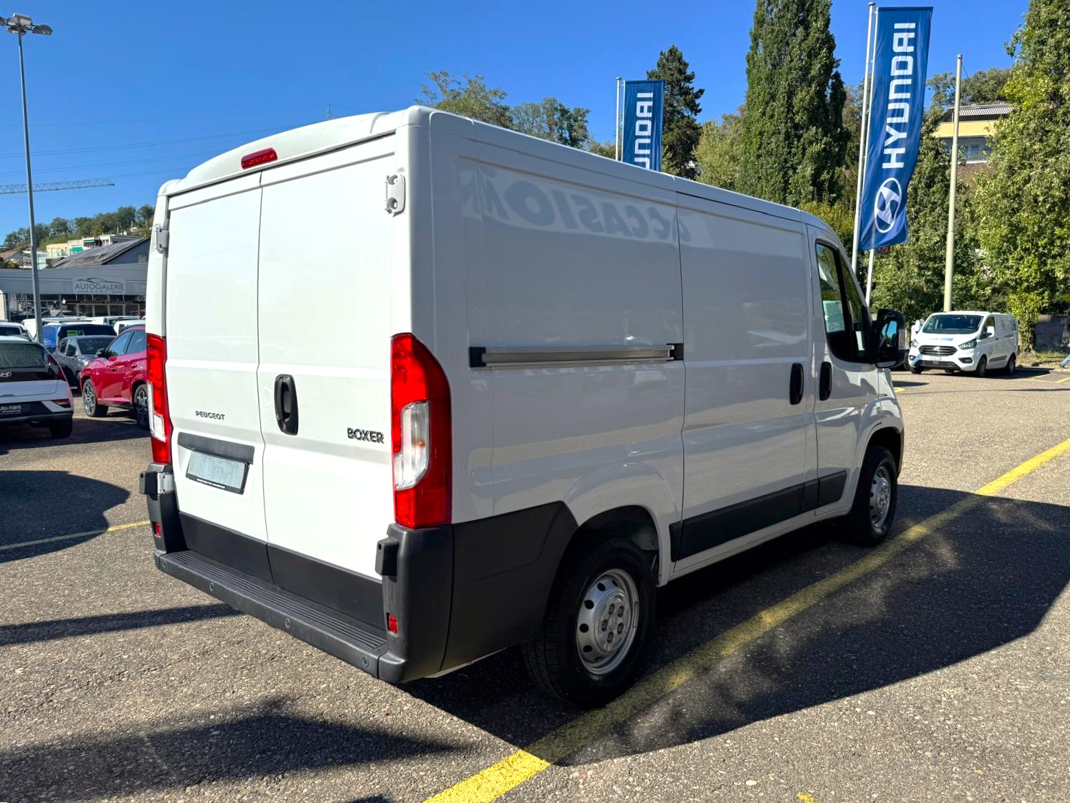 PEUGEOT Boxer 2.2 HDI 330 Premium L1H1-image-4