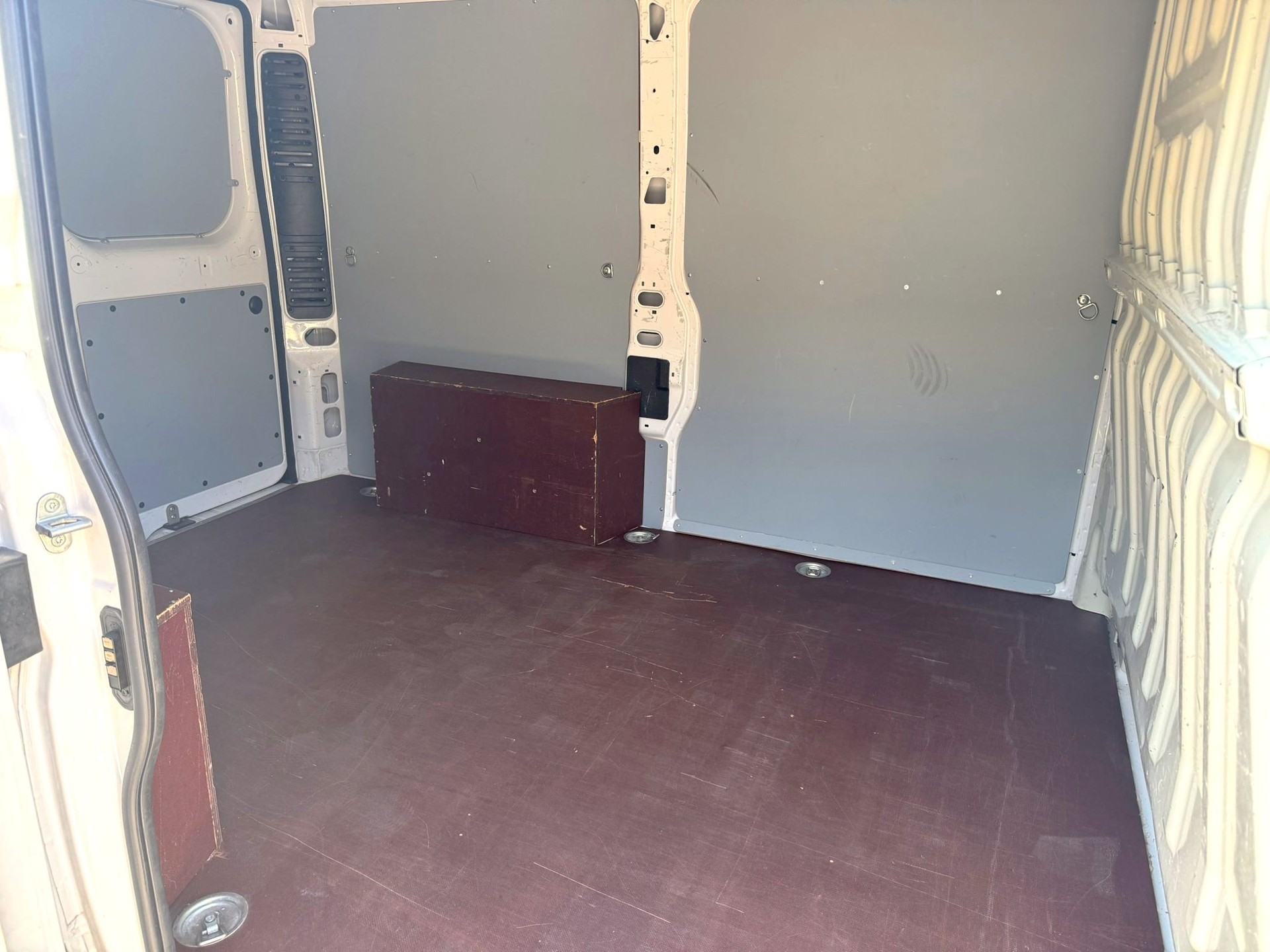 PEUGEOT Boxer 2.2 HDI 330 Premium L1H1-image-5