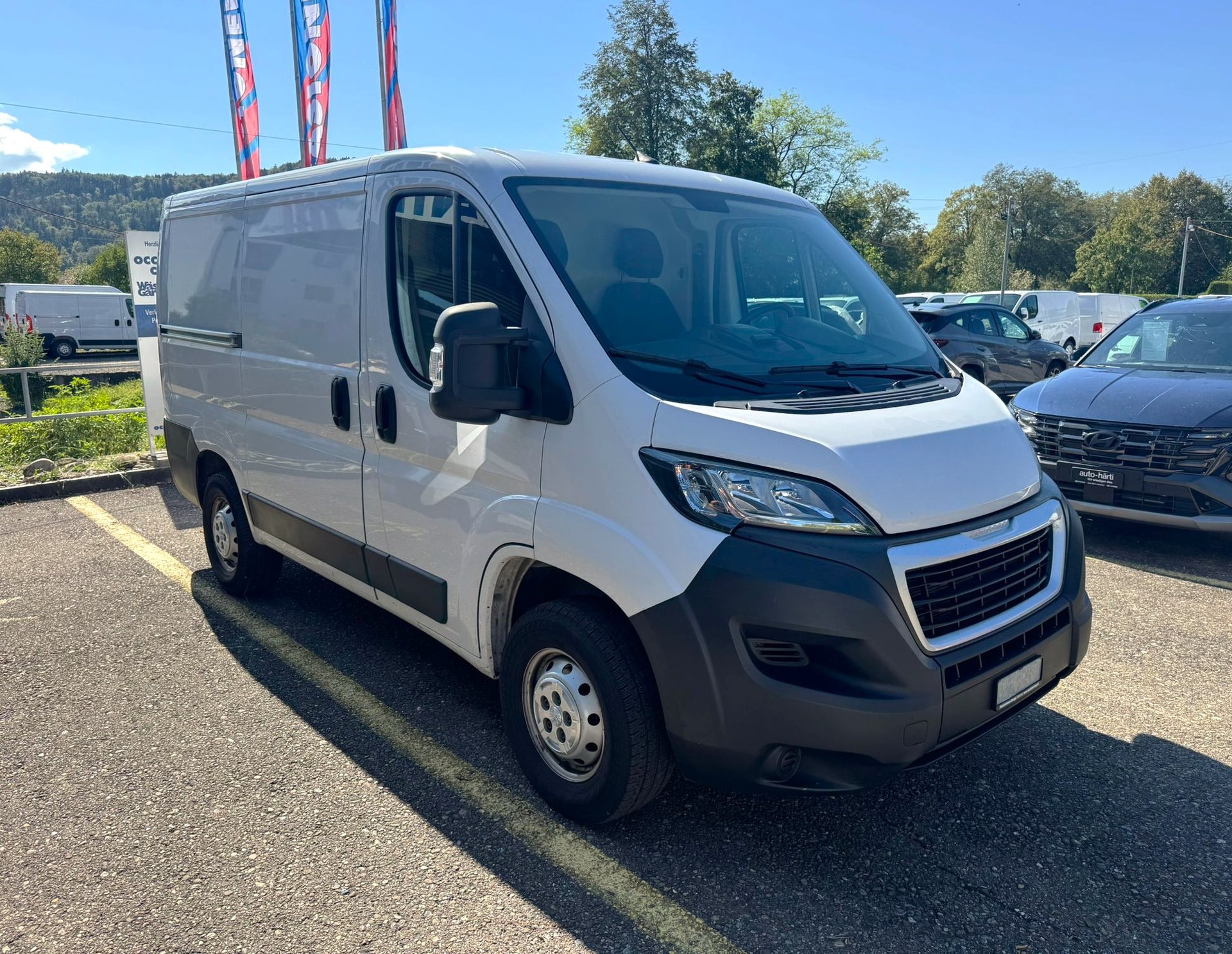 PEUGEOT Boxer 2.2 HDI 330 Premium L1H1-image-1
