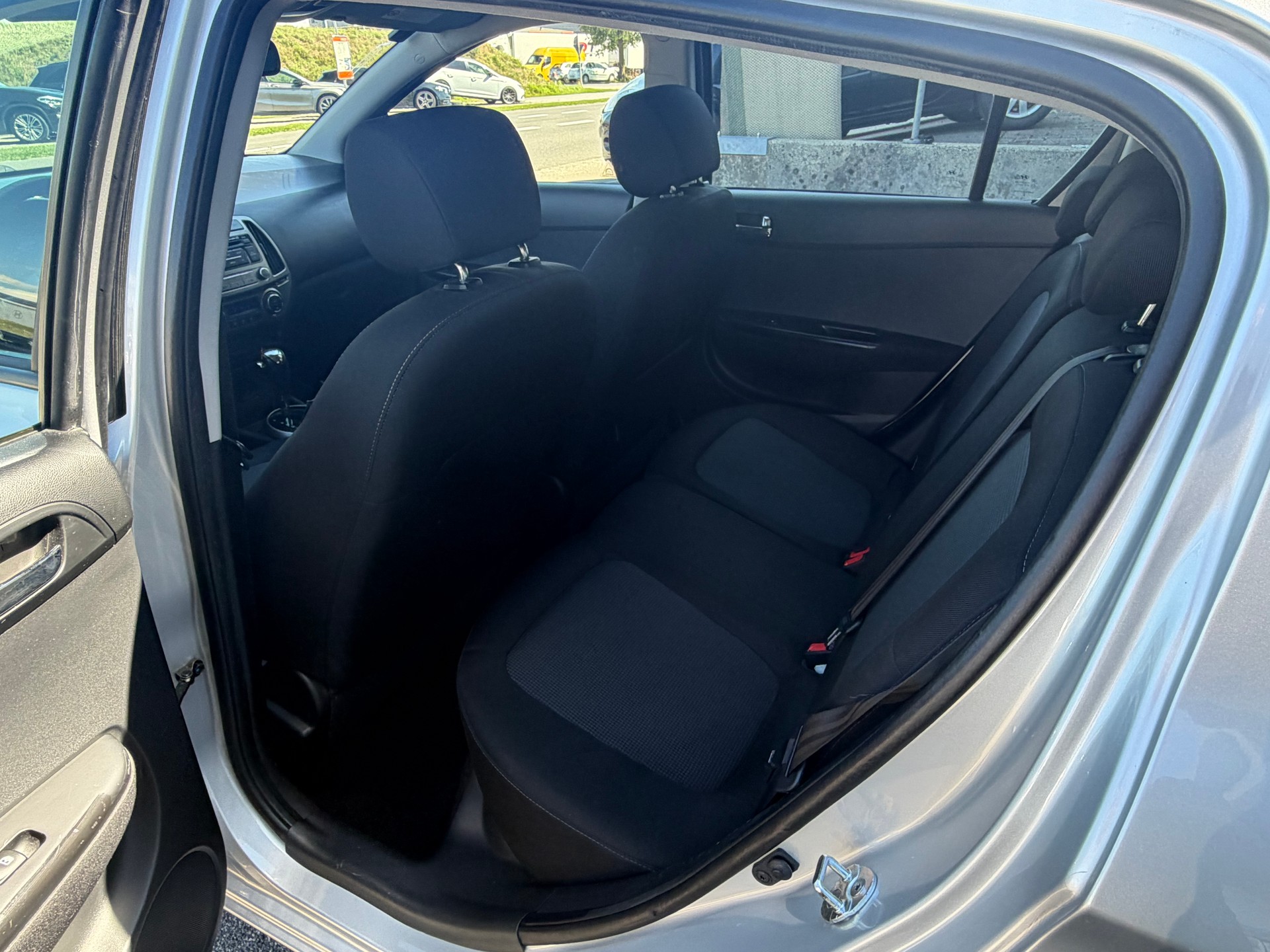 HYUNDAI i20 1.4 Style Automatic+++MIT MFK 30.4.2025+++-image-8