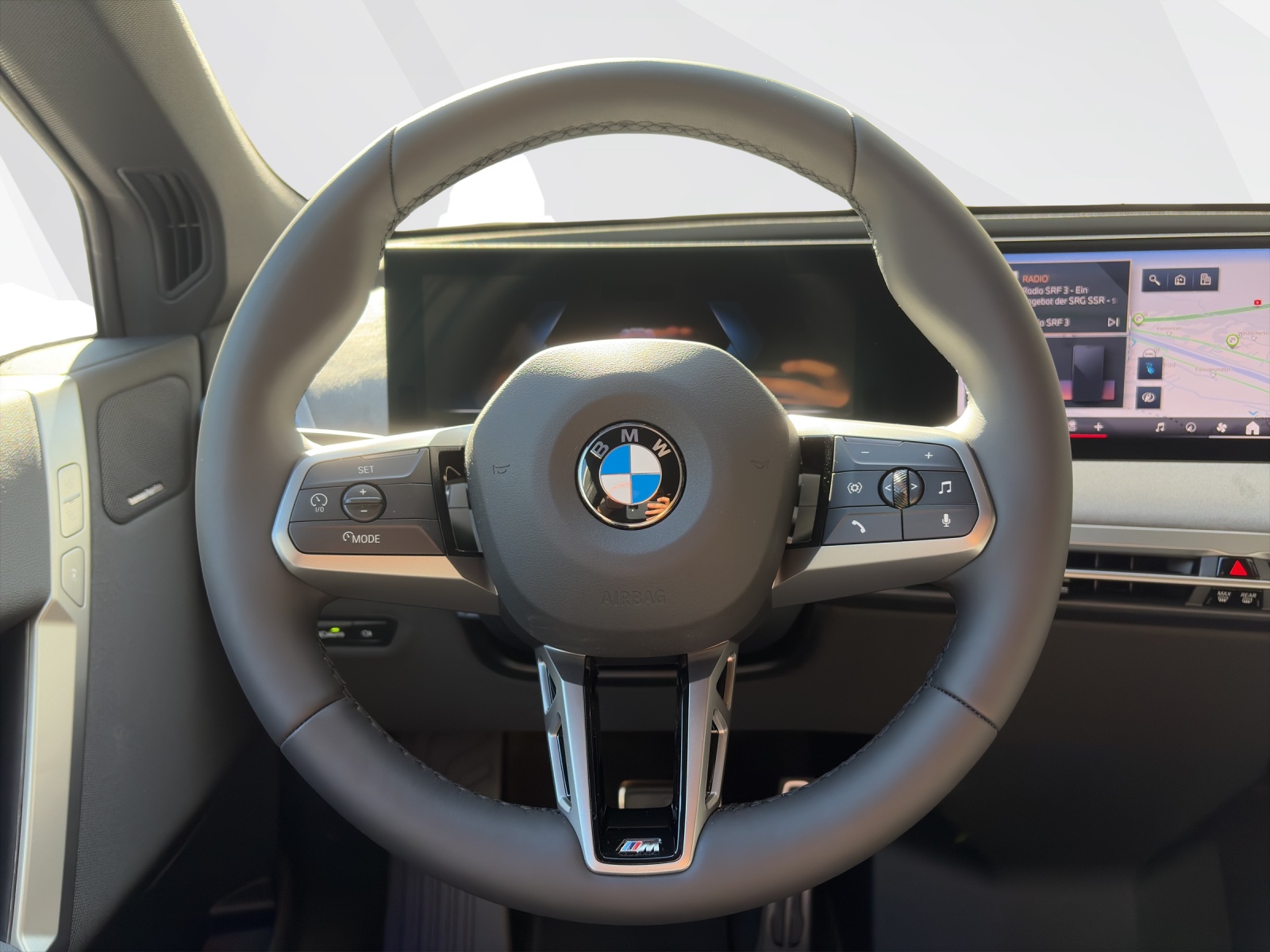 BMW iX xDrive45-image-11