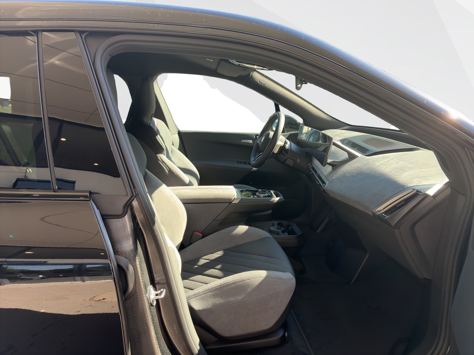 BMW iX xDrive45-image-15