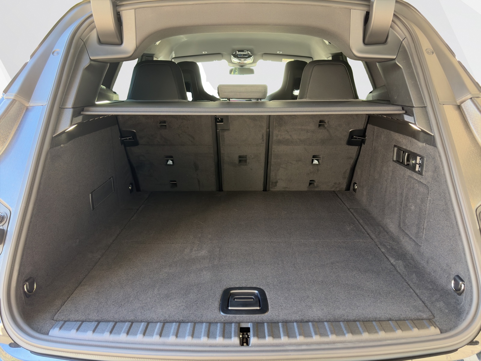BMW iX xDrive45-image-18