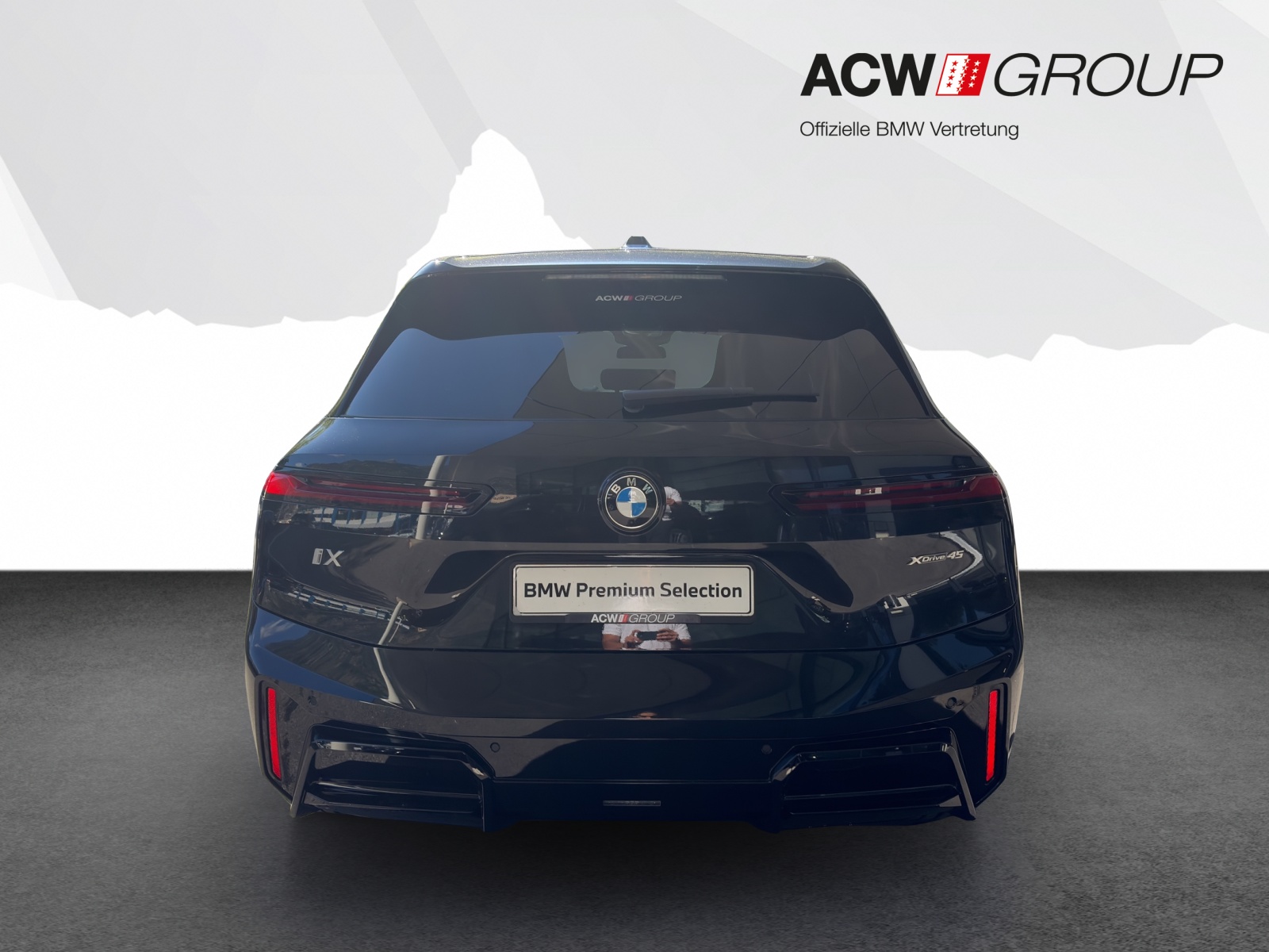 BMW iX xDrive45-image-3
