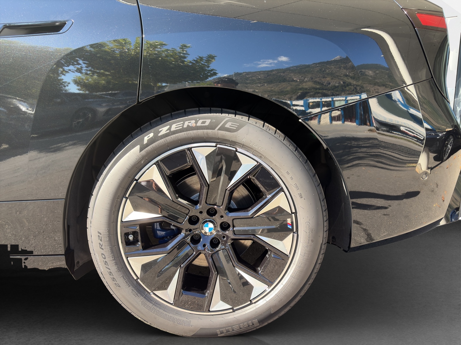 BMW iX xDrive45-image-21