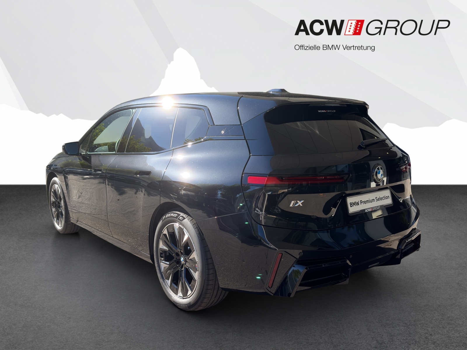 BMW iX xDrive45-image-2