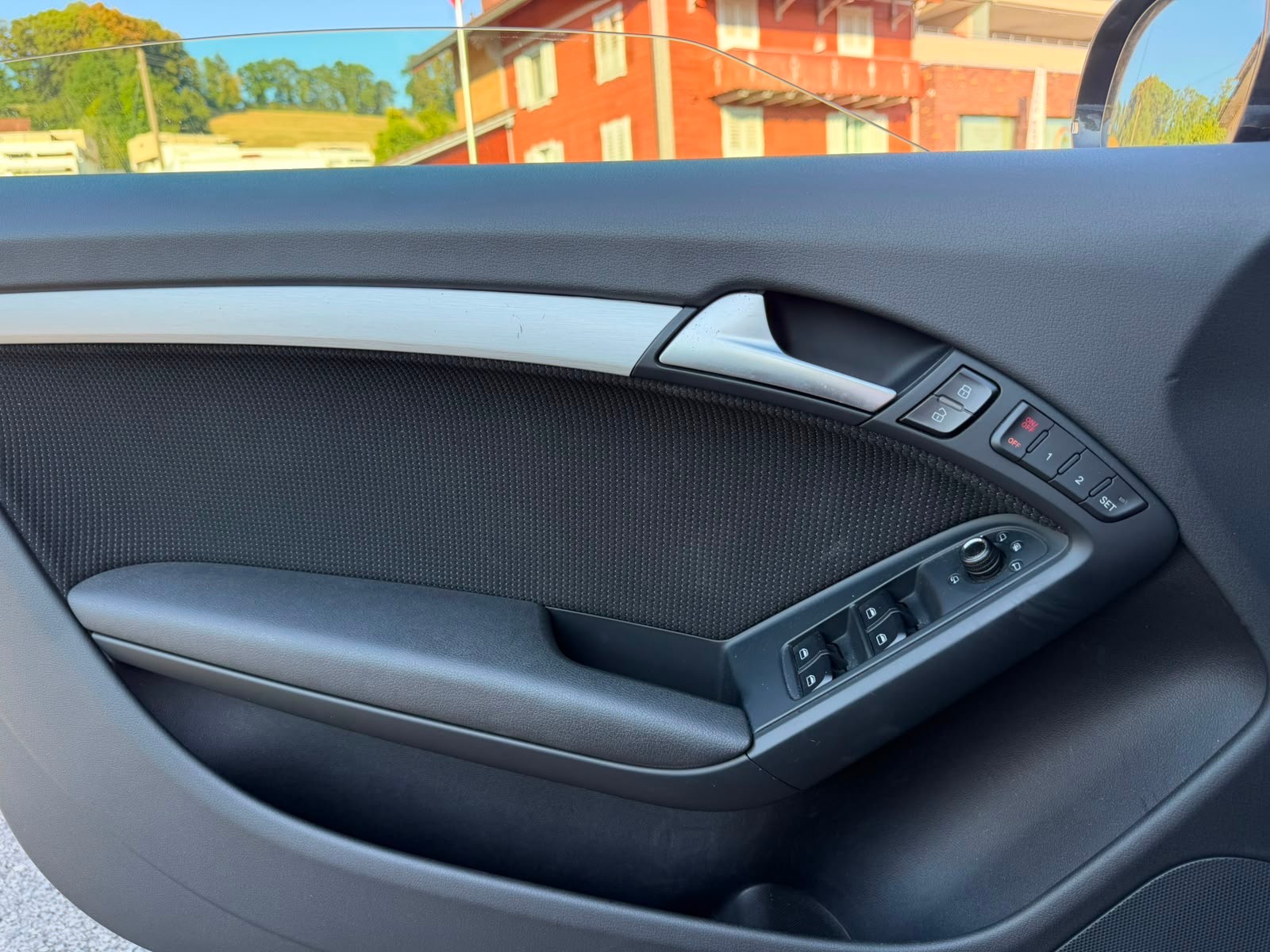 AUDI A5 Cabriolet 2.0 TFSI-image-16
