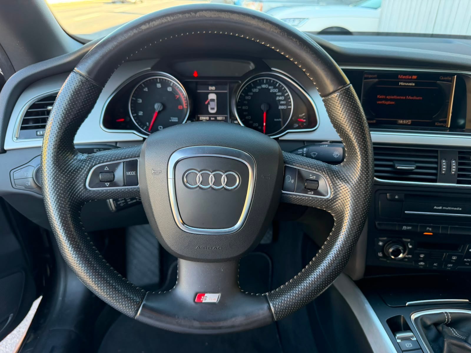 AUDI A5 Cabriolet 2.0 TFSI-image-18