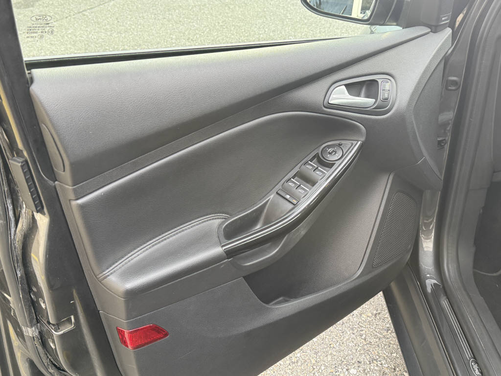 FORD Focus 1.0i EcoB 125 Titanium-image-15