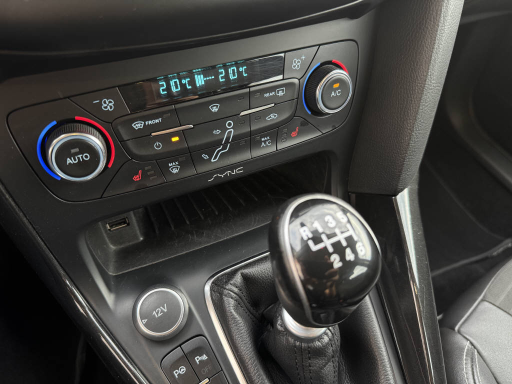 FORD Focus 1.0i EcoB 125 Titanium-image-14