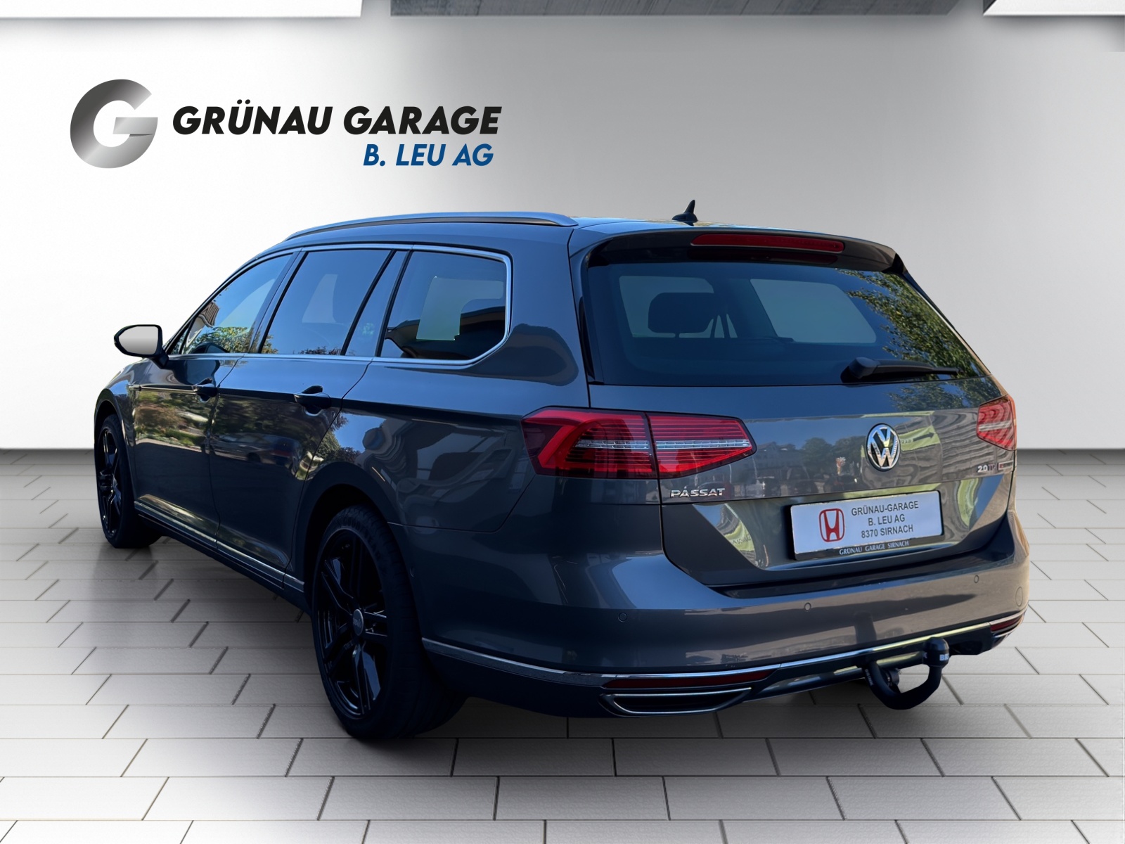 VW Passat Variant 2.0 TDI 240 SCR Highl. DSG 4m-image-2