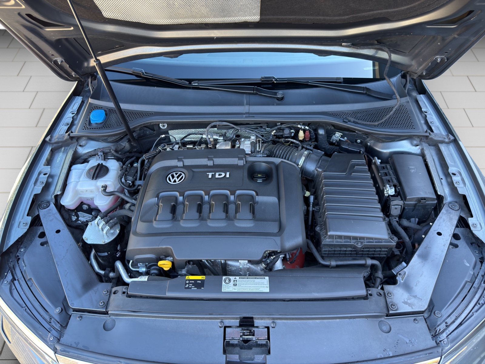 VW Passat Variant 2.0 TDI 240 SCR Highl. DSG 4m-image-15