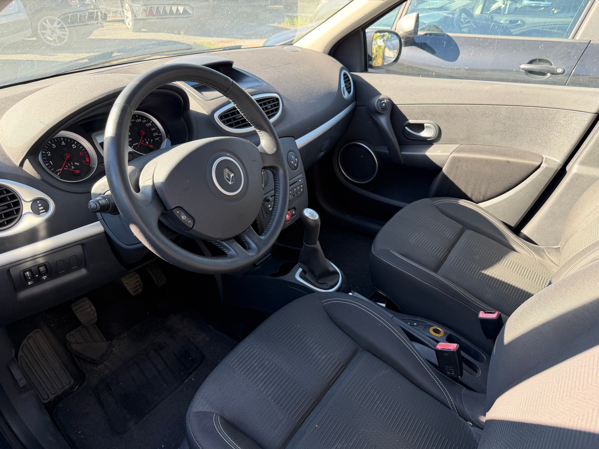 RENAULT Clio 1.2 16V Turbo Exception-image-5