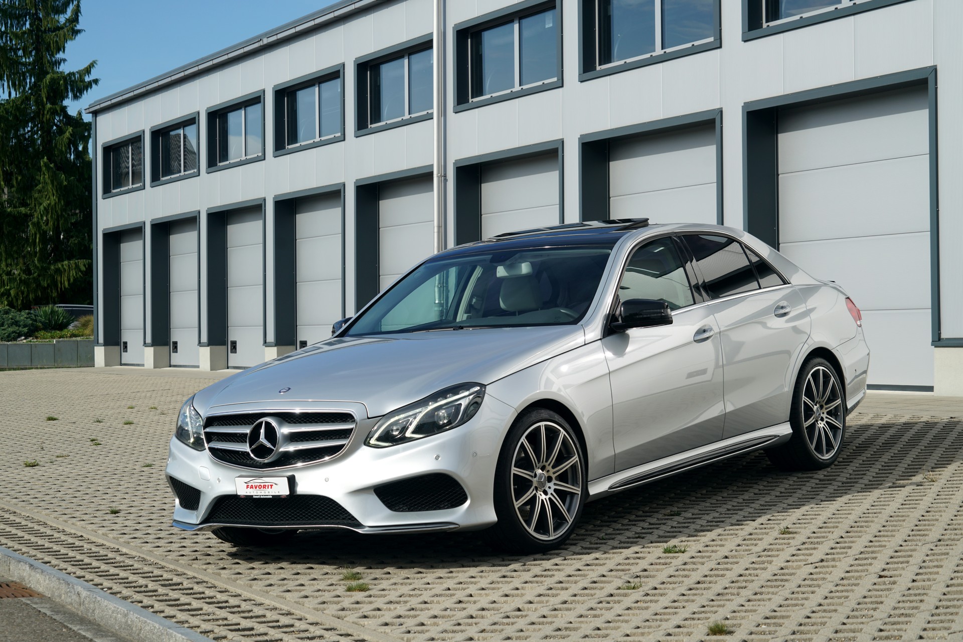 MERCEDES-BENZ E 400 Sport-Paket AMG Avantgarde 7G-Tronic (CH)-image-0