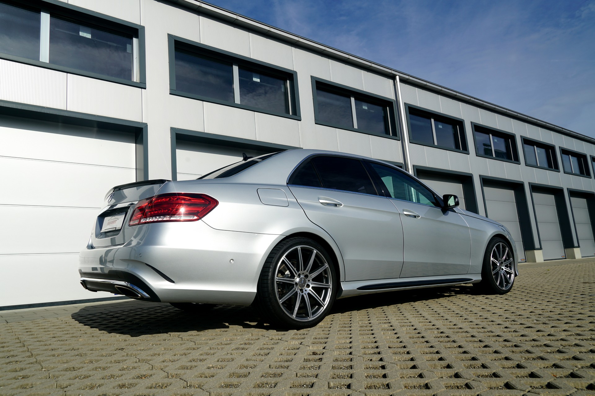 MERCEDES-BENZ E 400 Sport-Paket AMG Avantgarde 7G-Tronic (CH)-image-10