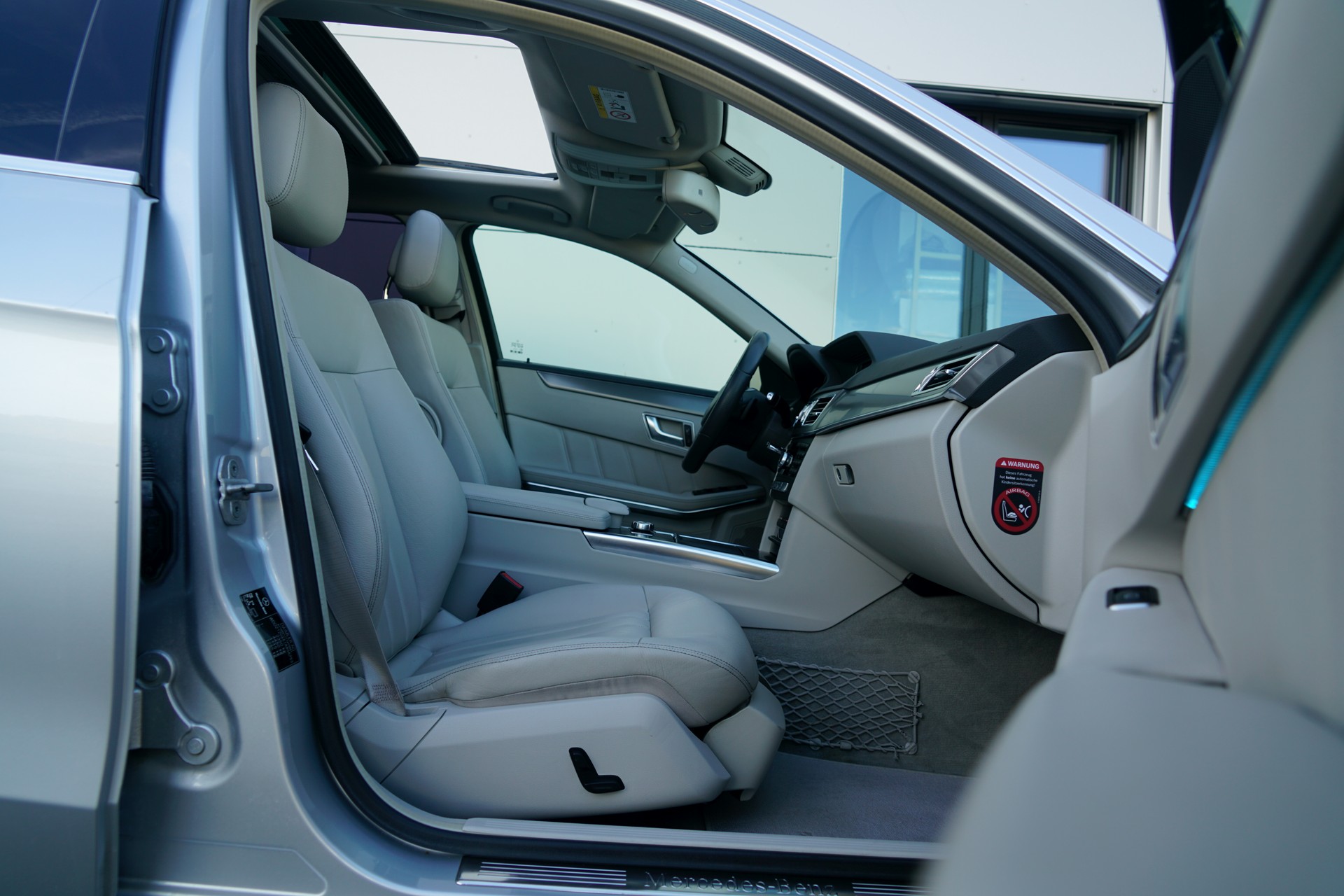 MERCEDES-BENZ E 400 Sport-Paket AMG Avantgarde 7G-Tronic (CH)-image-13