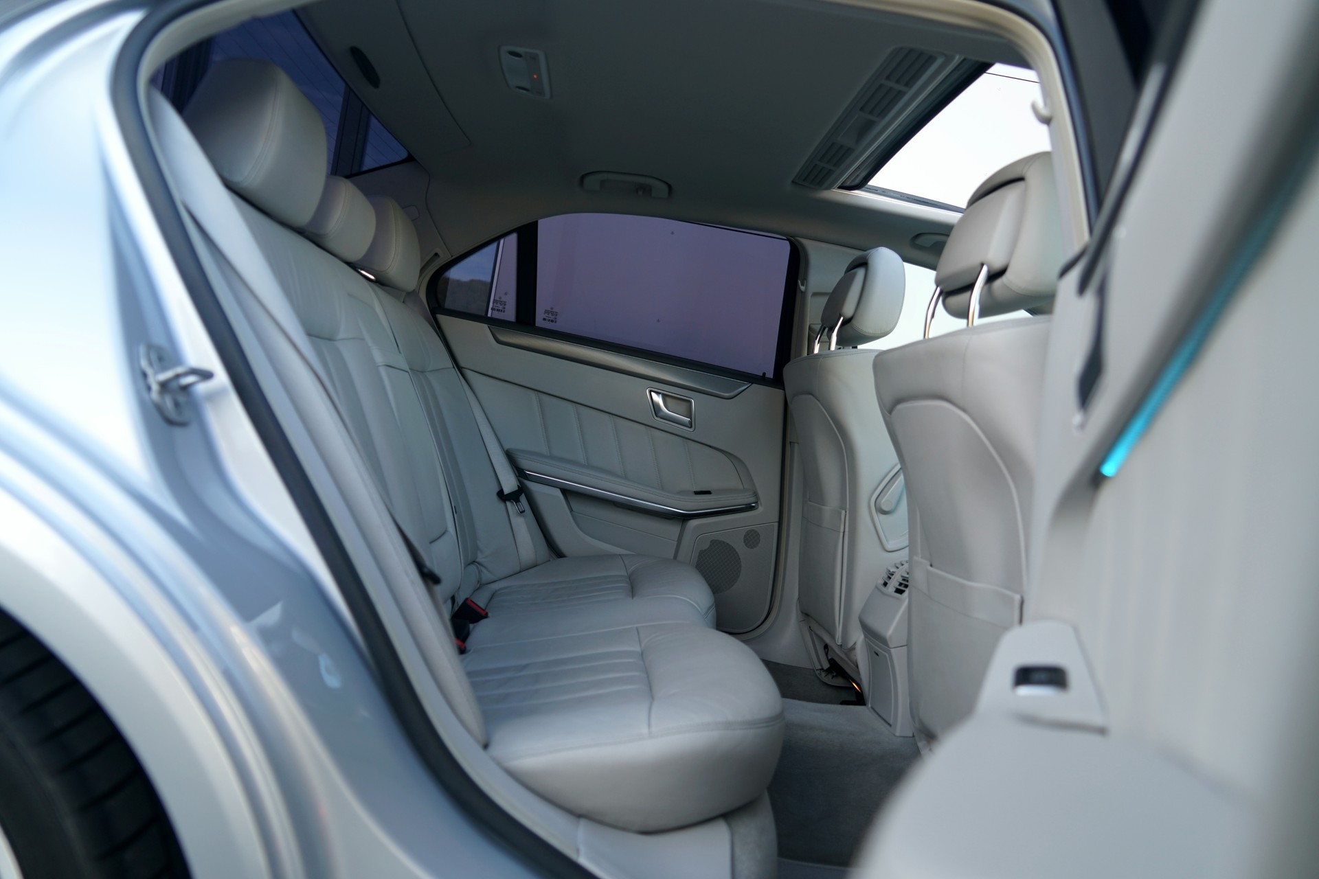 MERCEDES-BENZ E 400 Sport-Paket AMG Avantgarde 7G-Tronic (CH)-image-12
