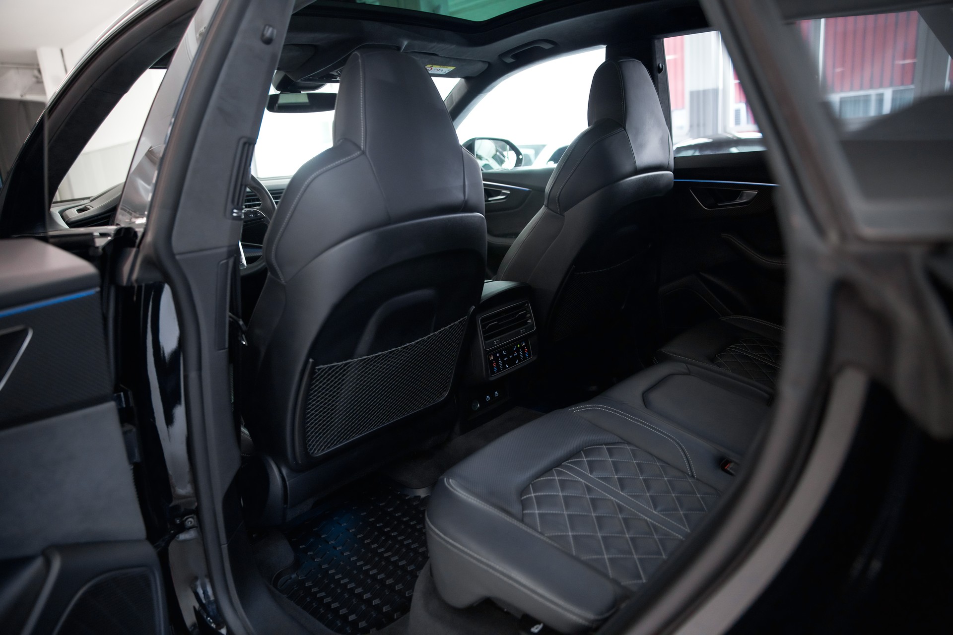 AUDI SQ8 SUV TFSI quattro tiptronic *CH-FHZ* FACELIFT MY 2024-image-23