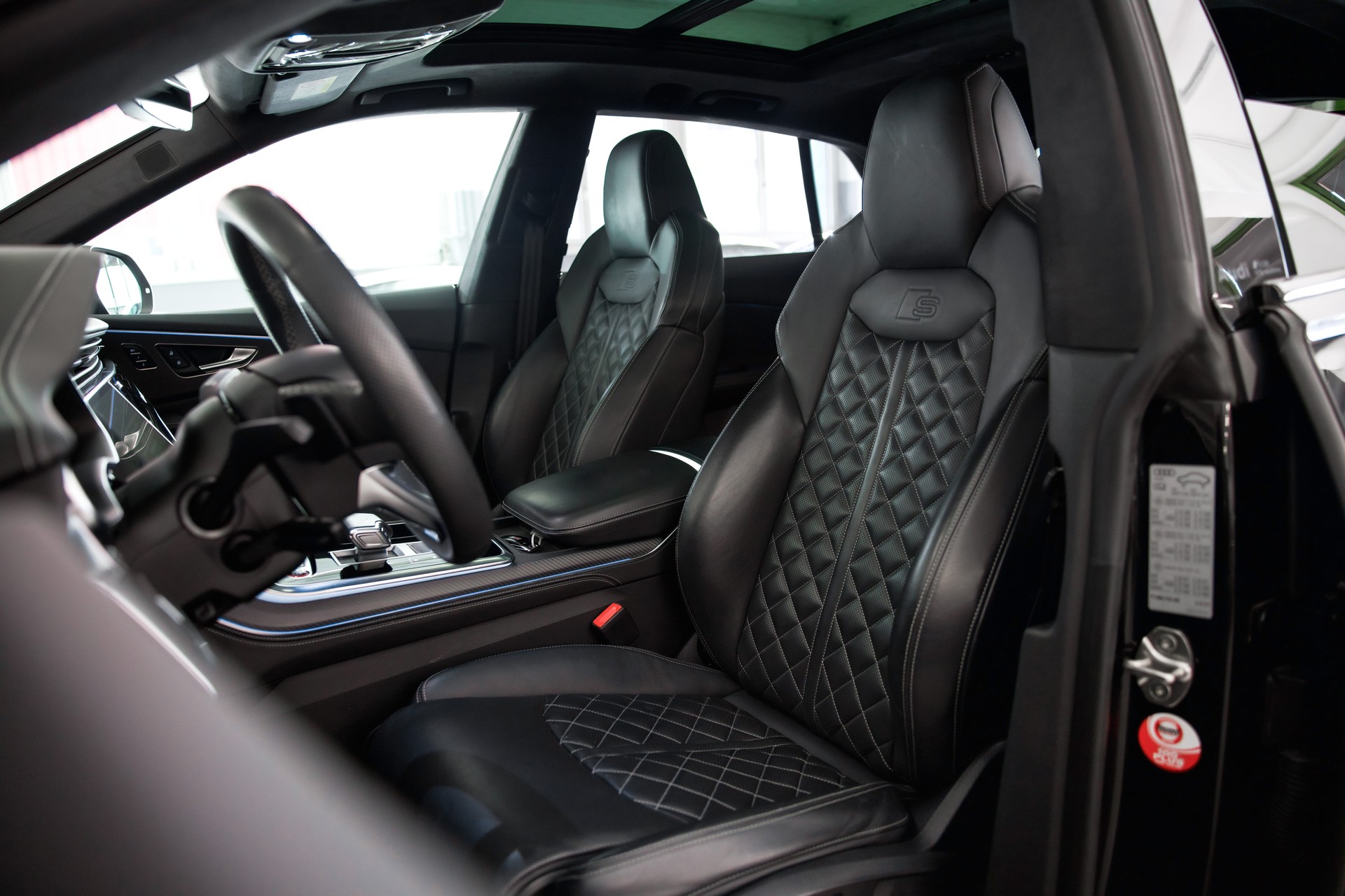 AUDI SQ8 SUV TFSI quattro tiptronic *CH-FHZ* FACELIFT MY 2024-image-22