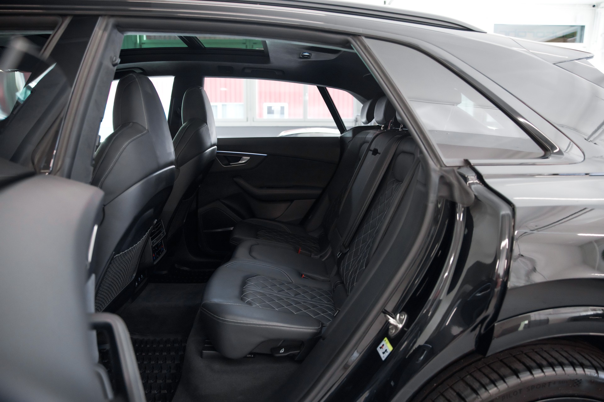 AUDI SQ8 SUV TFSI quattro tiptronic *CH-FHZ* FACELIFT MY 2024-image-24