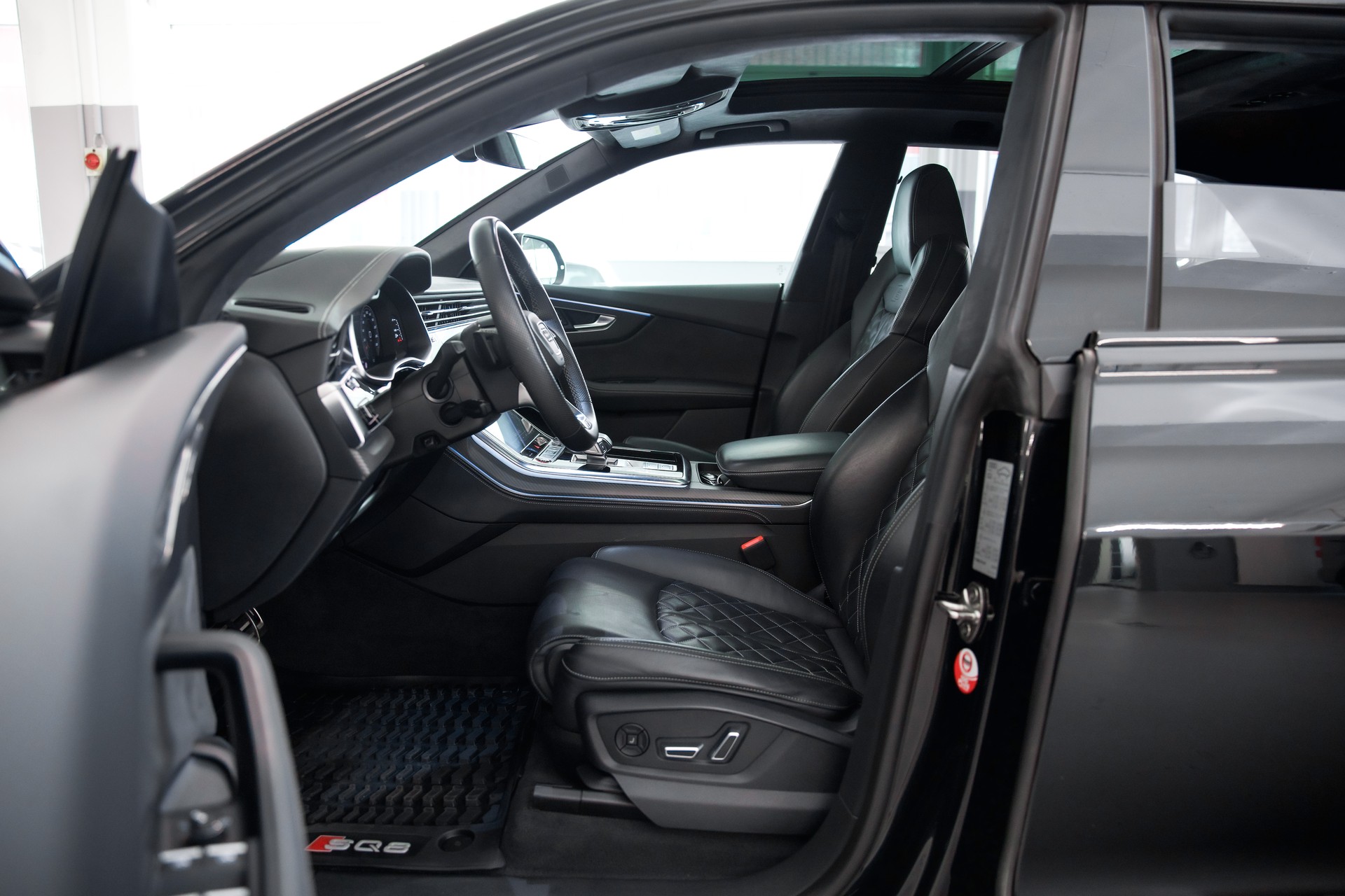 AUDI SQ8 SUV TFSI quattro tiptronic *CH-FHZ* FACELIFT MY 2024-image-21