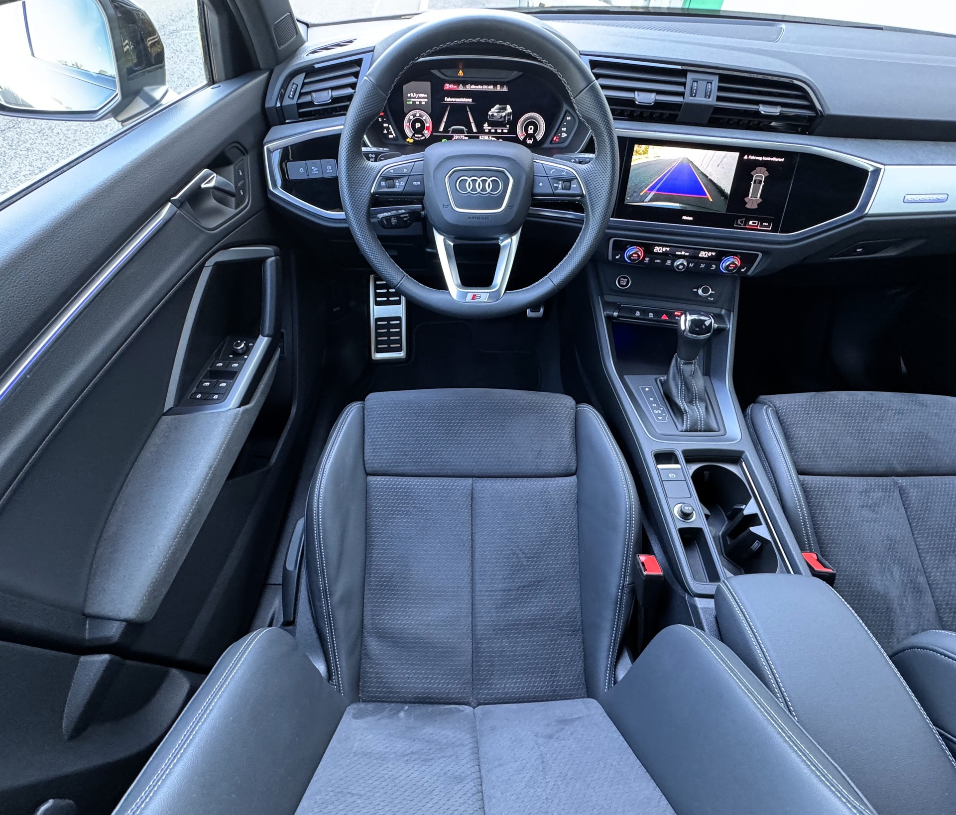 AUDI Q3 40 TDI S line quattro S-tronic CH FZ |Herstellergarantie|AudiSwissServicePackage+|wie neu-image-7