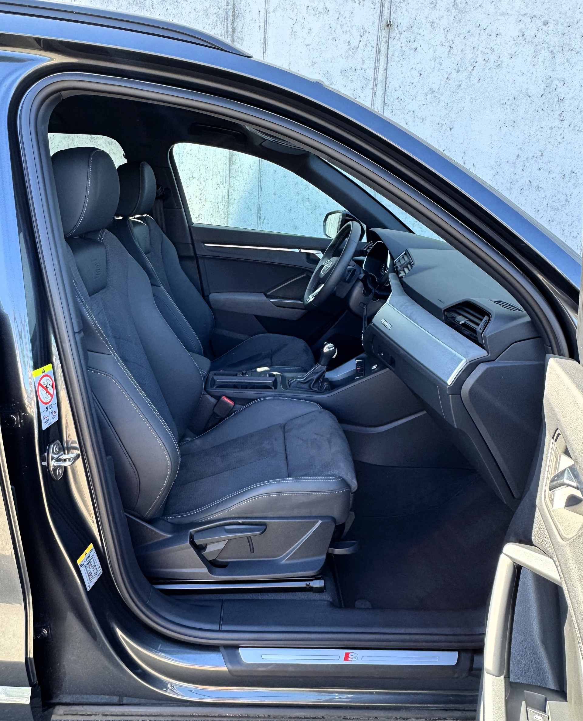 AUDI Q3 40 TDI S line quattro S-tronic CH FZ |Herstellergarantie|AudiSwissServicePackage+|wie neu-image-14