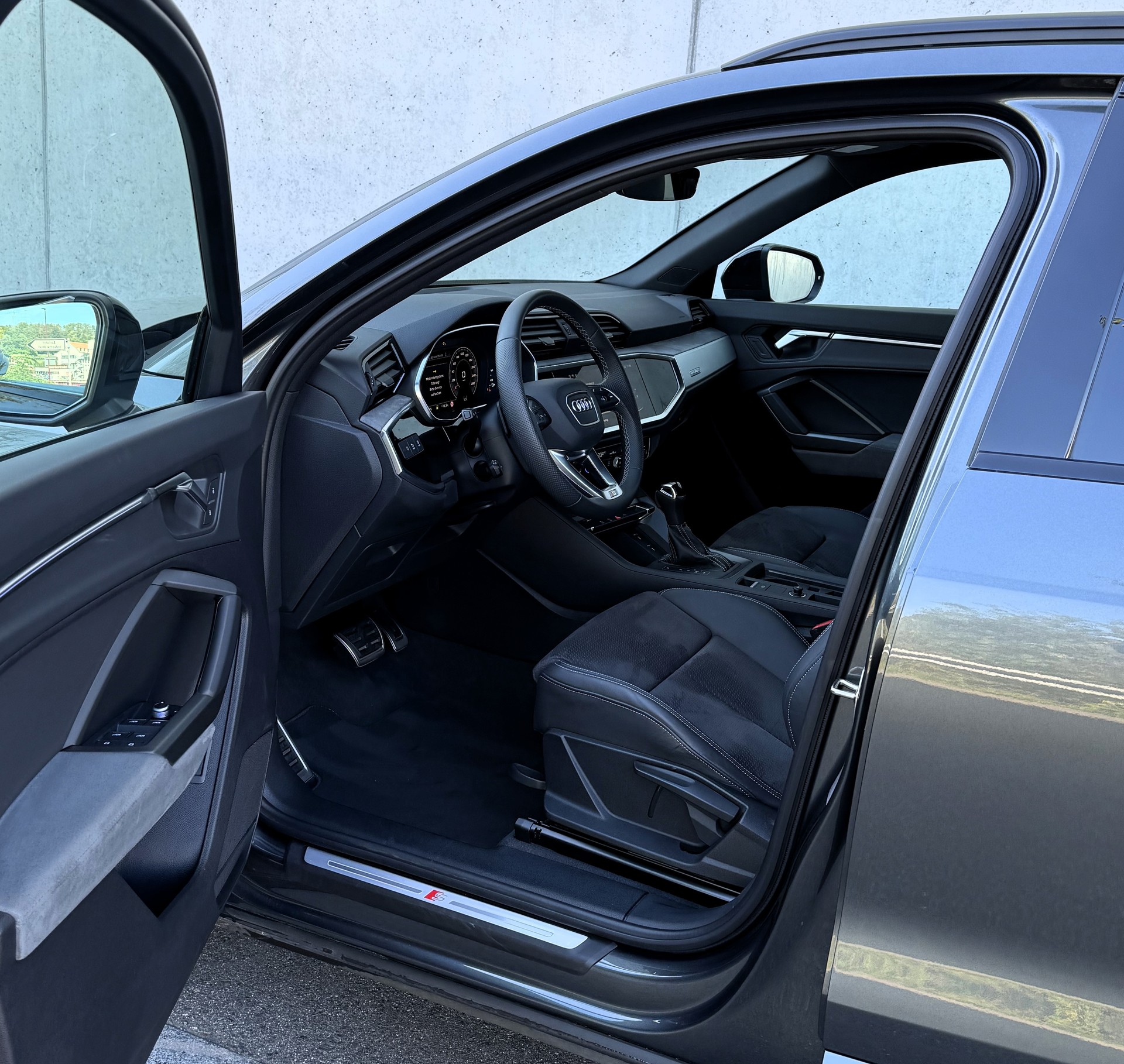 AUDI Q3 40 TDI S line quattro S-tronic CH FZ |Herstellergarantie|AudiSwissServicePackage+|wie neu-image-5