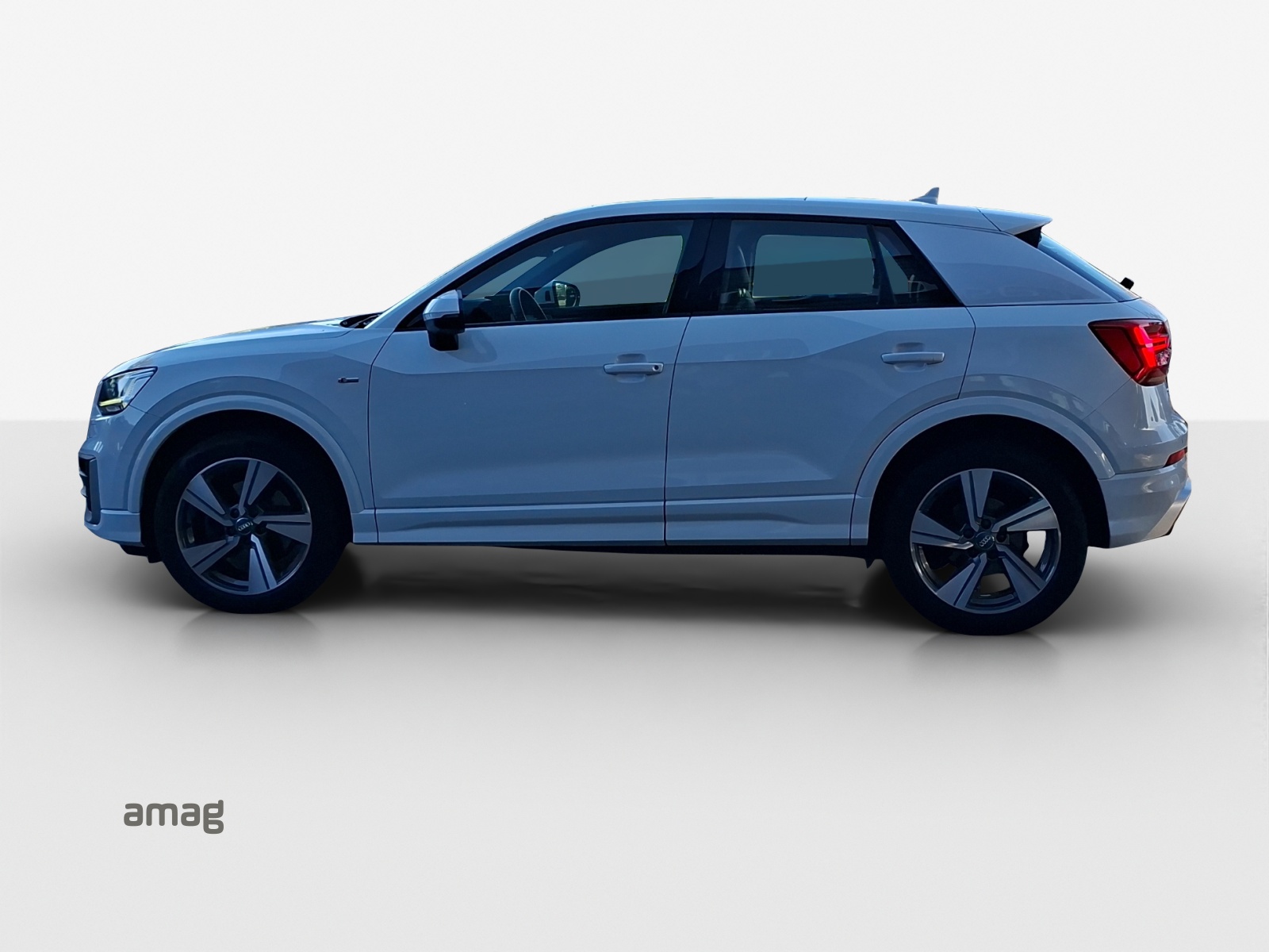 AUDI Q2 2.0 TFSI sport quattro S-tronic-showroom-element-1