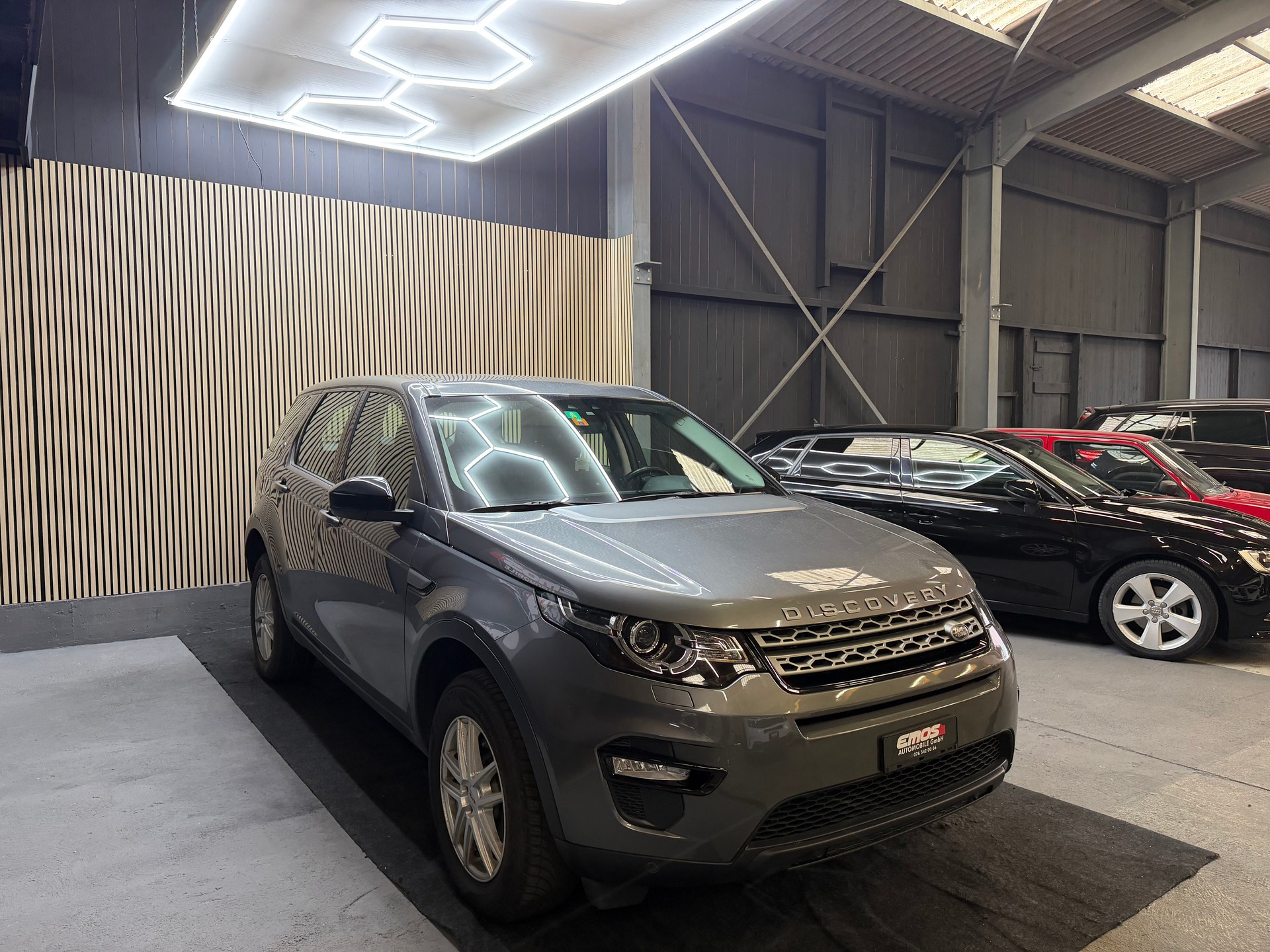 LAND ROVER Discovery Sport 2.0 TD4 SE AT9-image-2