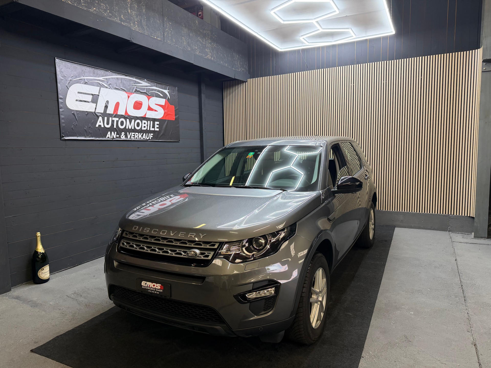 LAND ROVER Discovery Sport 2.0 TD4 SE AT9-image-0