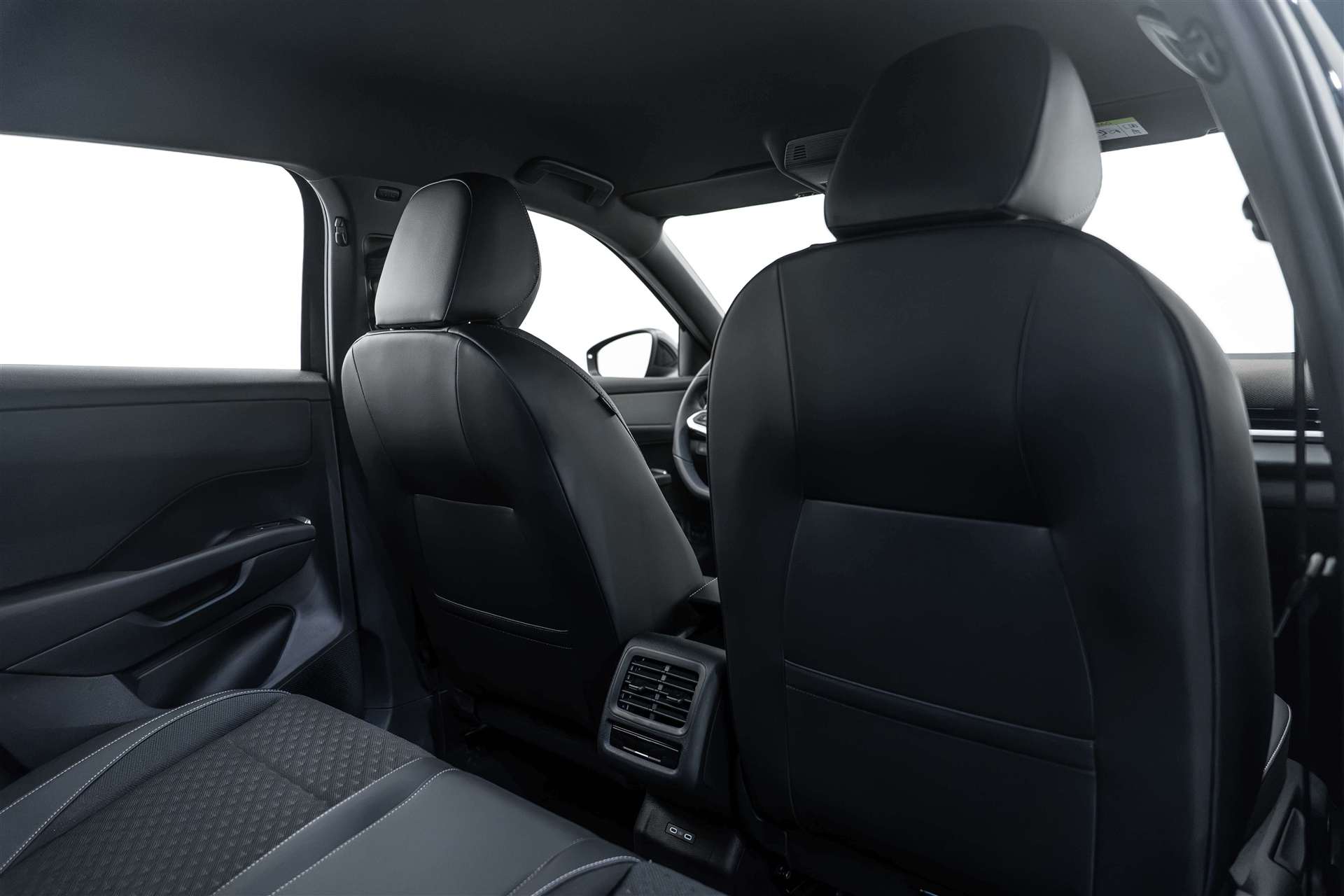 VW VW T-Roc 1.5 eTSi mHEV R-Line DSG-Automat-image-12