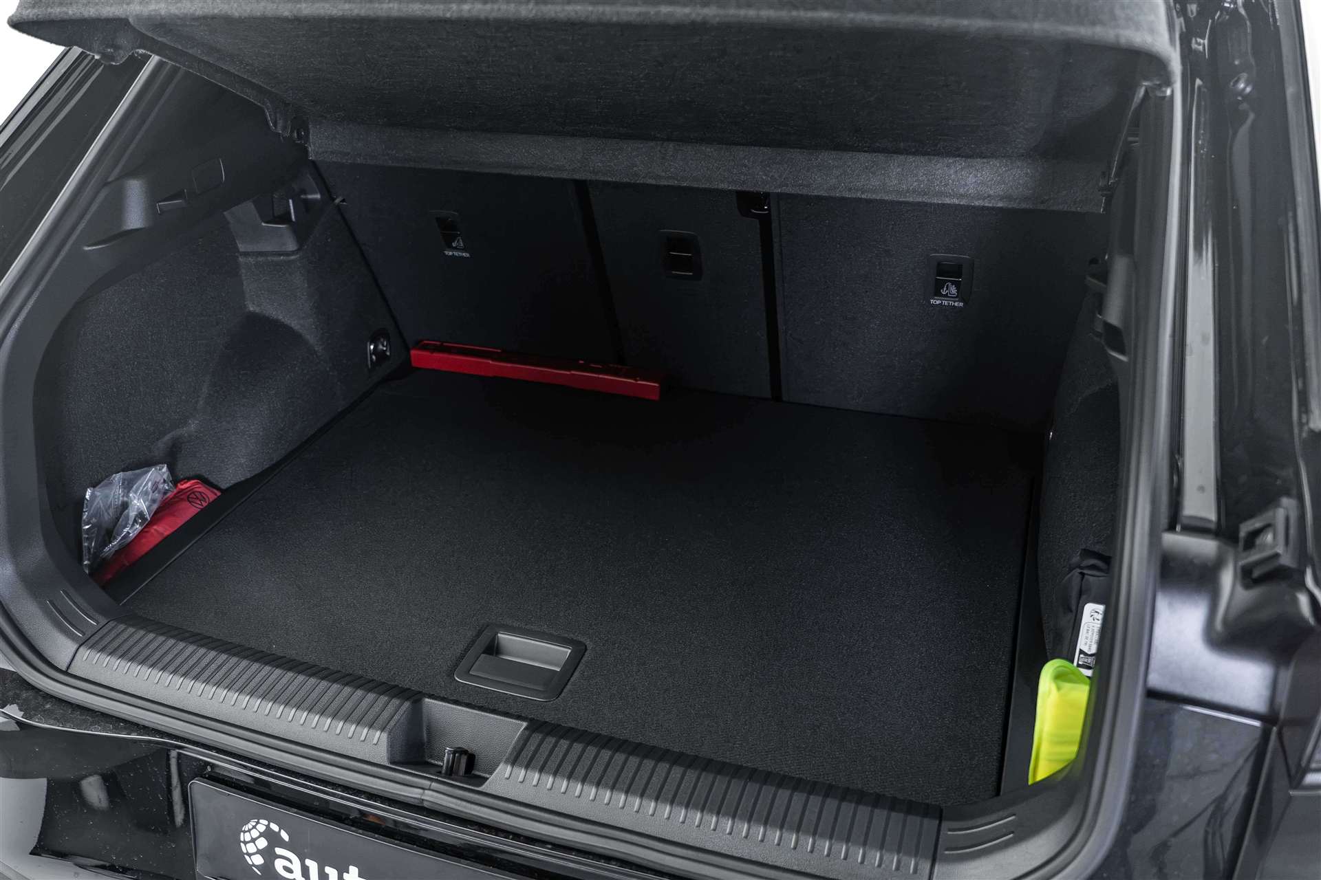 VW VW T-Roc 1.5 eTSi mHEV R-Line DSG-Automat-image-4