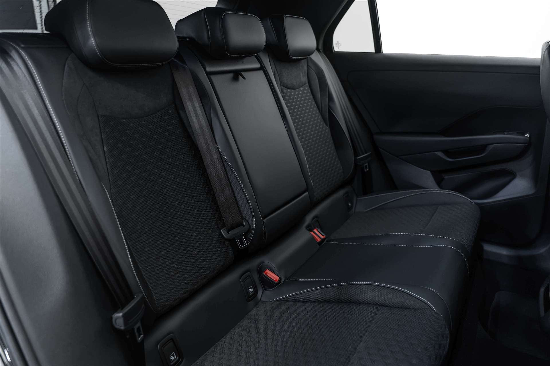 VW VW T-Roc 1.5 eTSi mHEV R-Line DSG-Automat-image-13