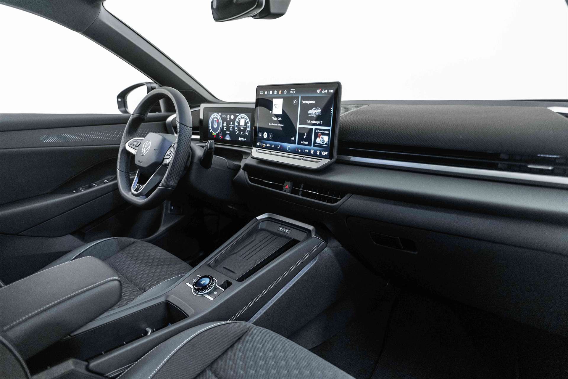 VW VW T-Roc 1.5 eTSi mHEV R-Line DSG-Automat-image-10
