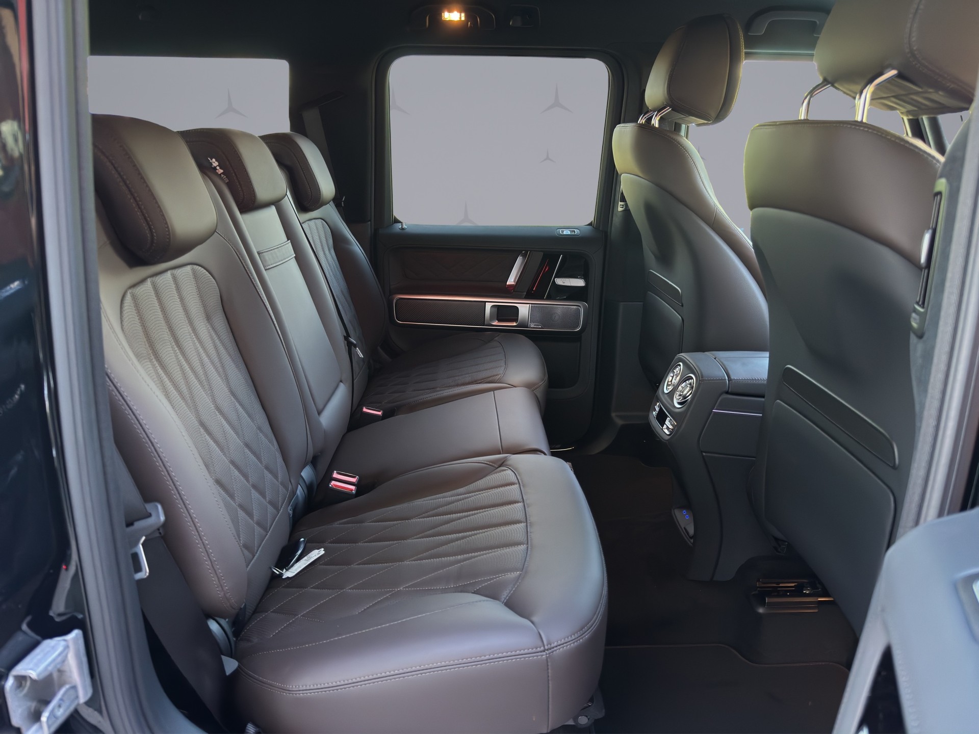 MERCEDES-BENZ G-Klasse W465 G 63 AMG-image-17