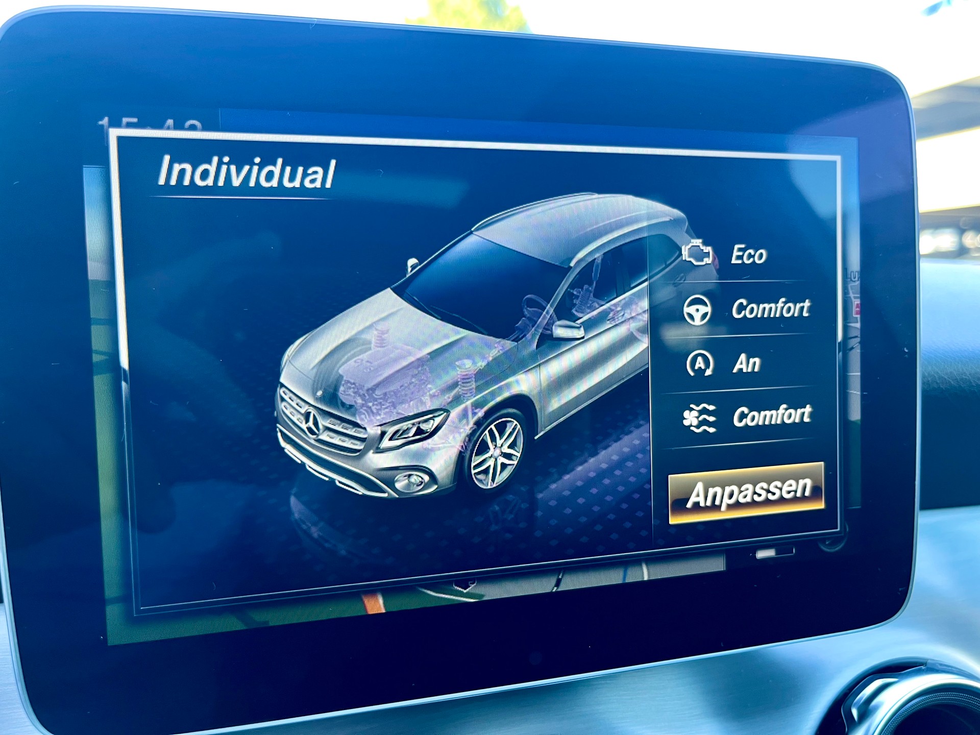 MERCEDES-BENZ GLA 250 AMG Line 4Matic 7G-DCT*CH-Fahrzeug*-image-21