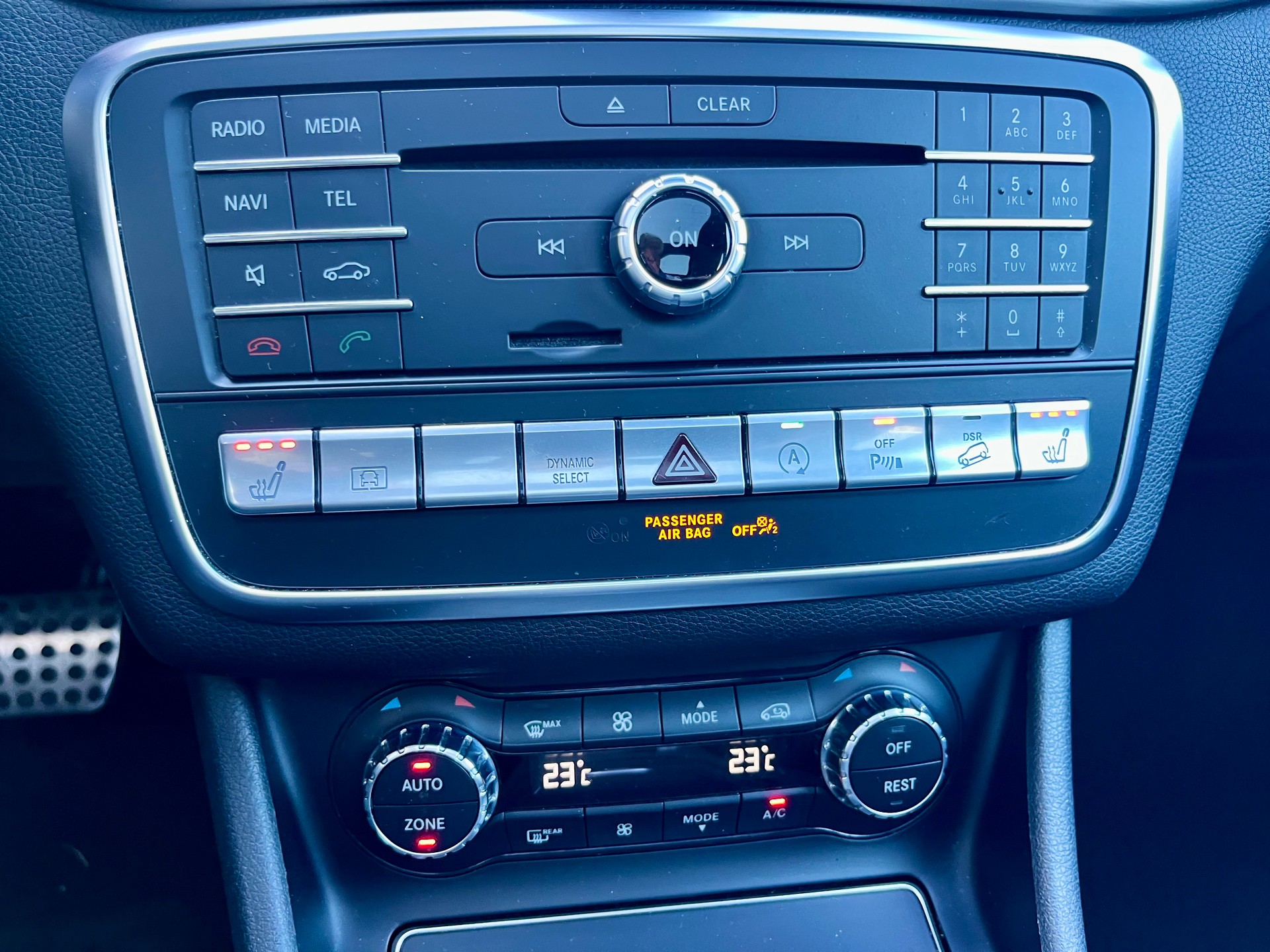 MERCEDES-BENZ GLA 250 AMG Line 4Matic 7G-DCT*CH-Fahrzeug*-image-14