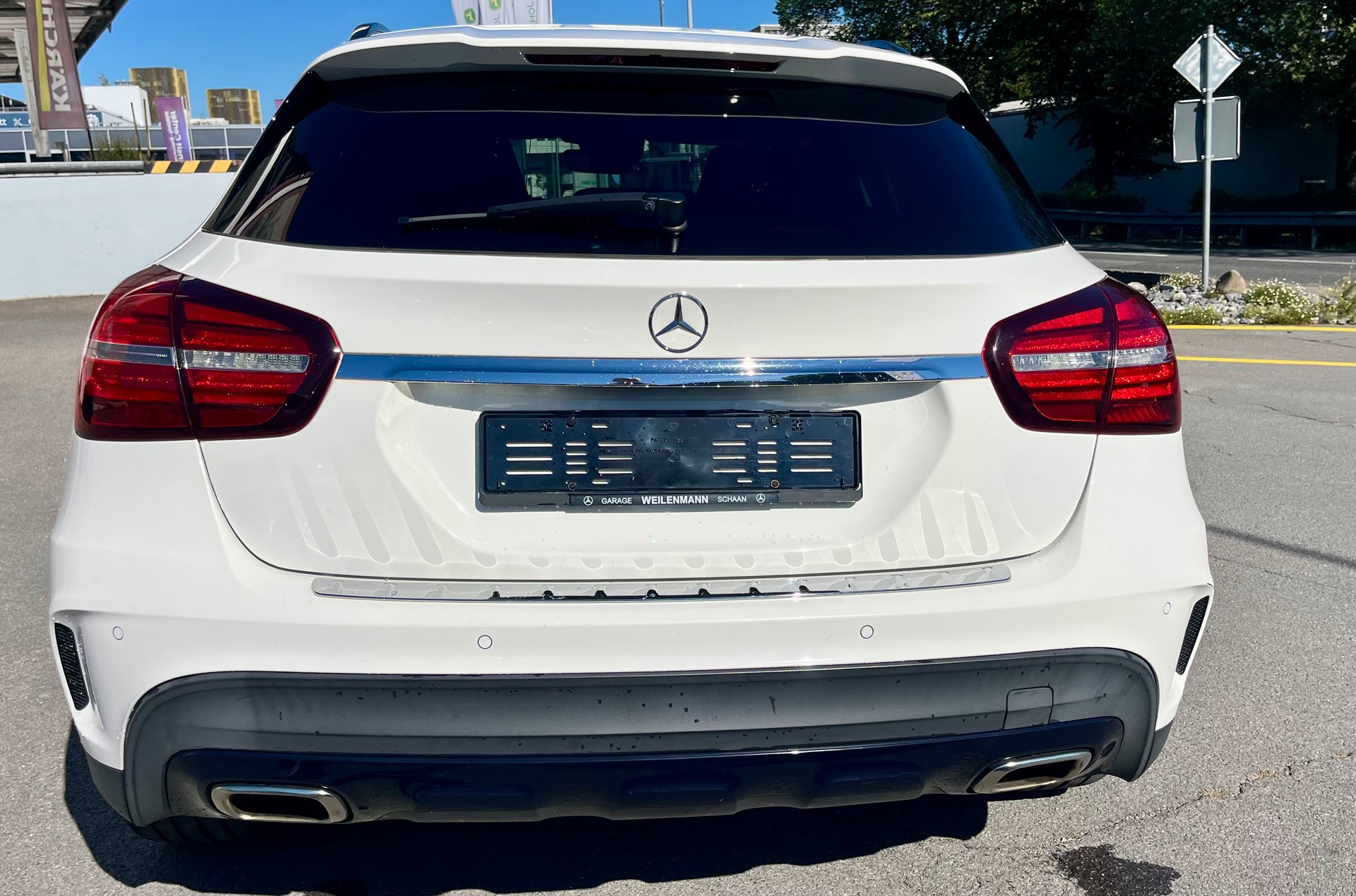 MERCEDES-BENZ GLA 250 AMG Line 4Matic 7G-DCT*CH-Fahrzeug*-image-3