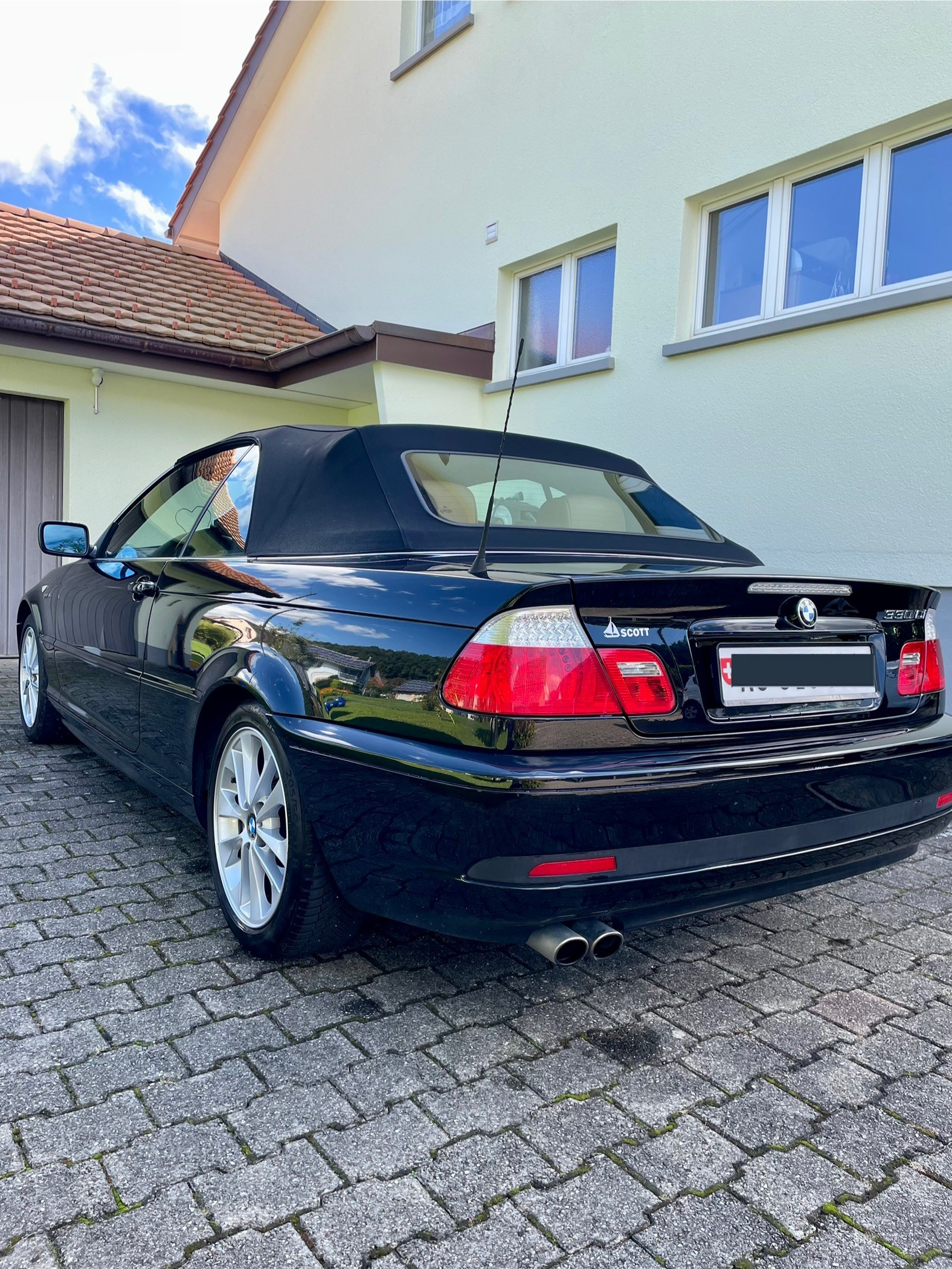 BMW 330Ci-image-1