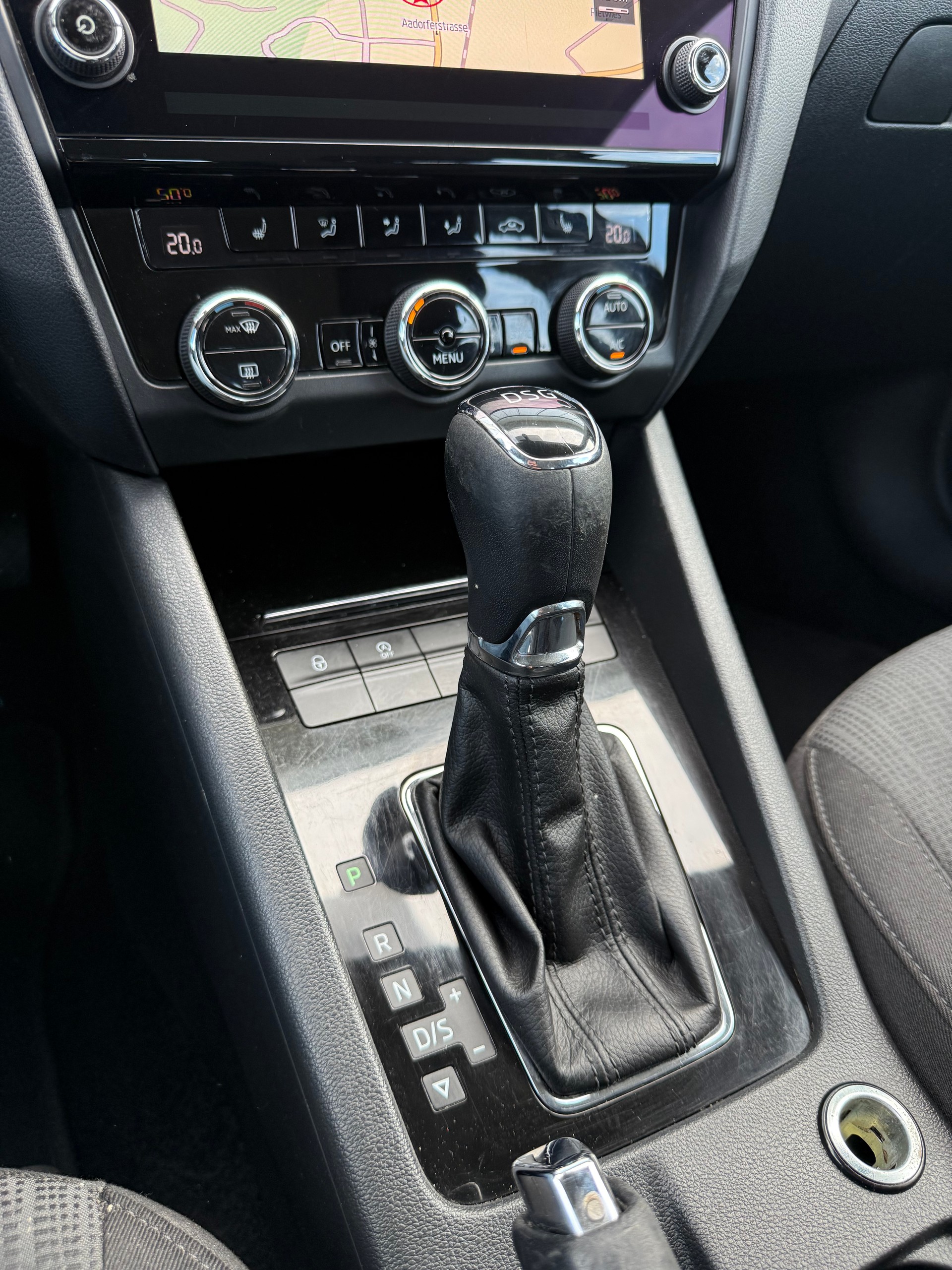 SKODA Octavia Combi 1.4 TSI Style DSG-image-7