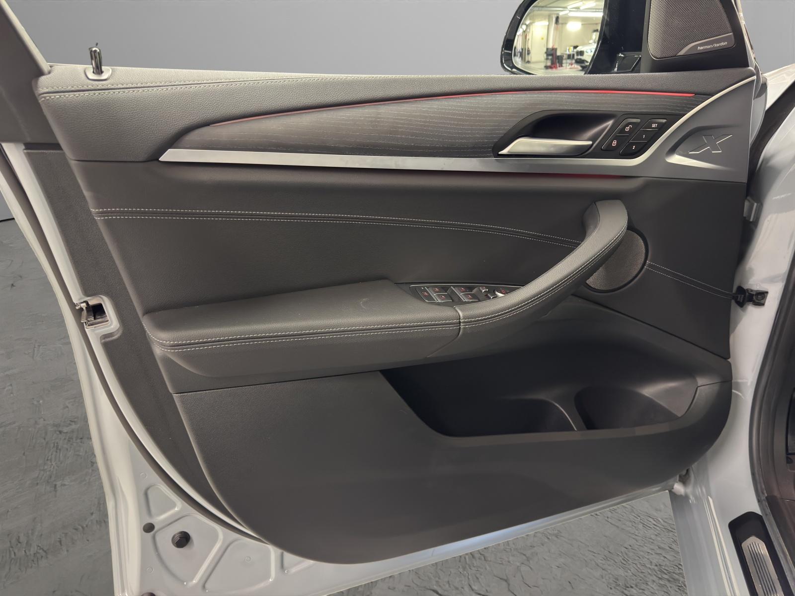 BMW X3 M40i-image-12