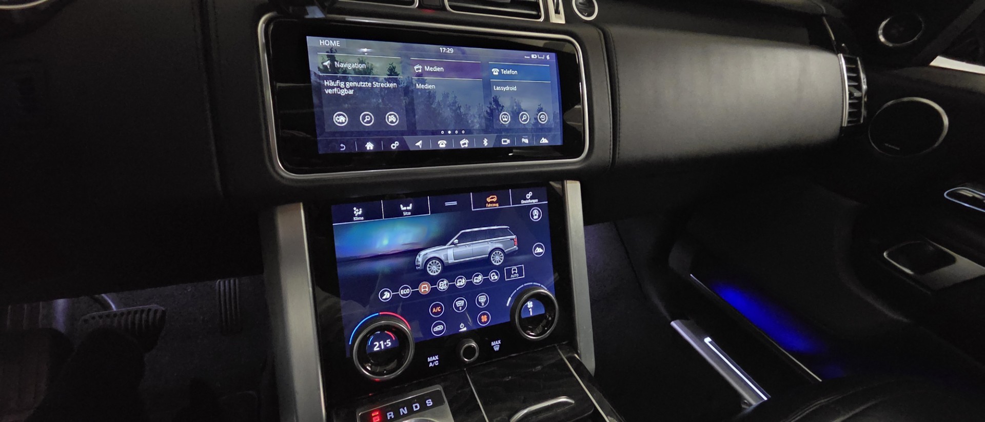 LAND ROVER 4.4 SDV8 Autobiography-image-4